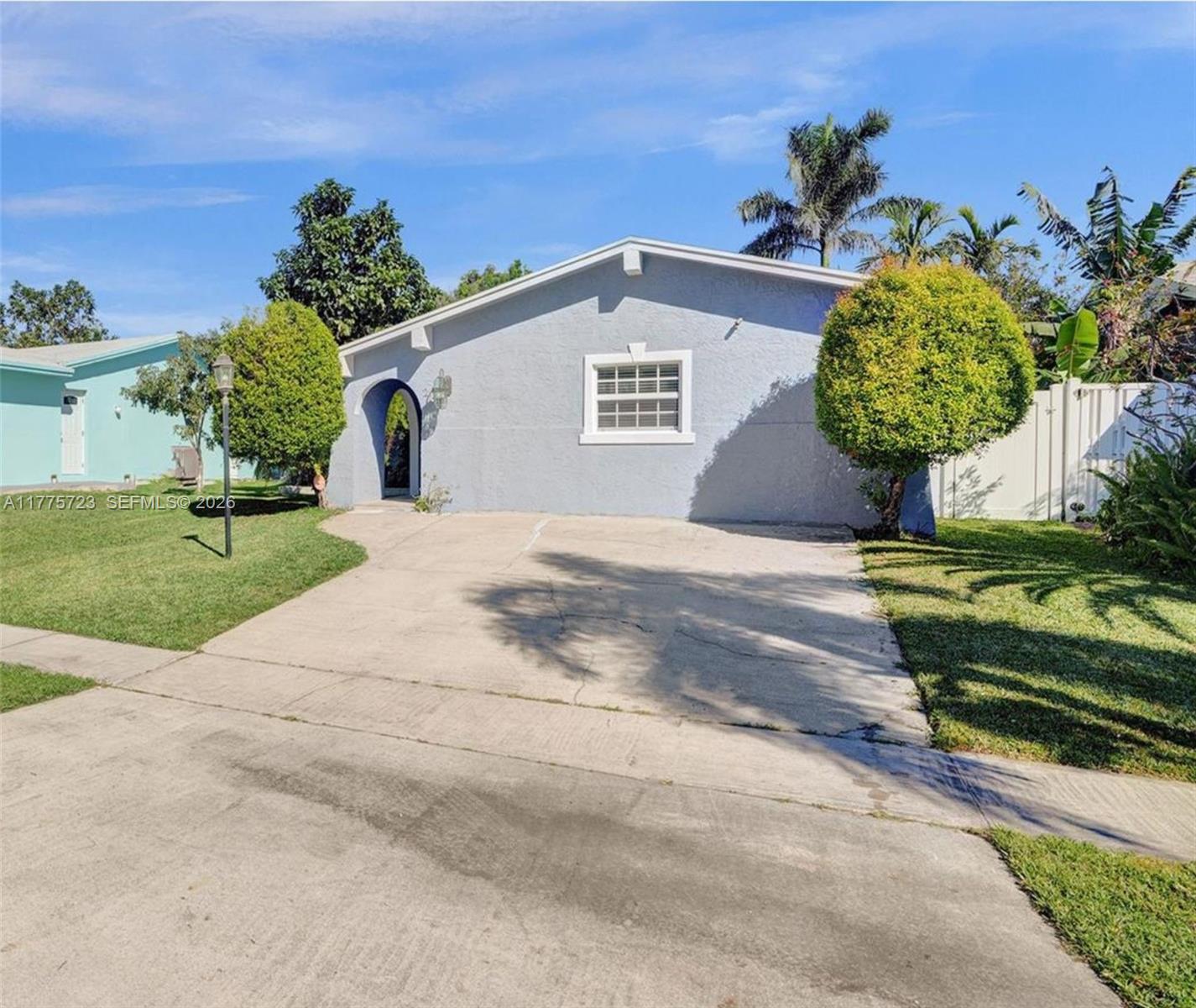 DANIA HIGHLANDS - Residential