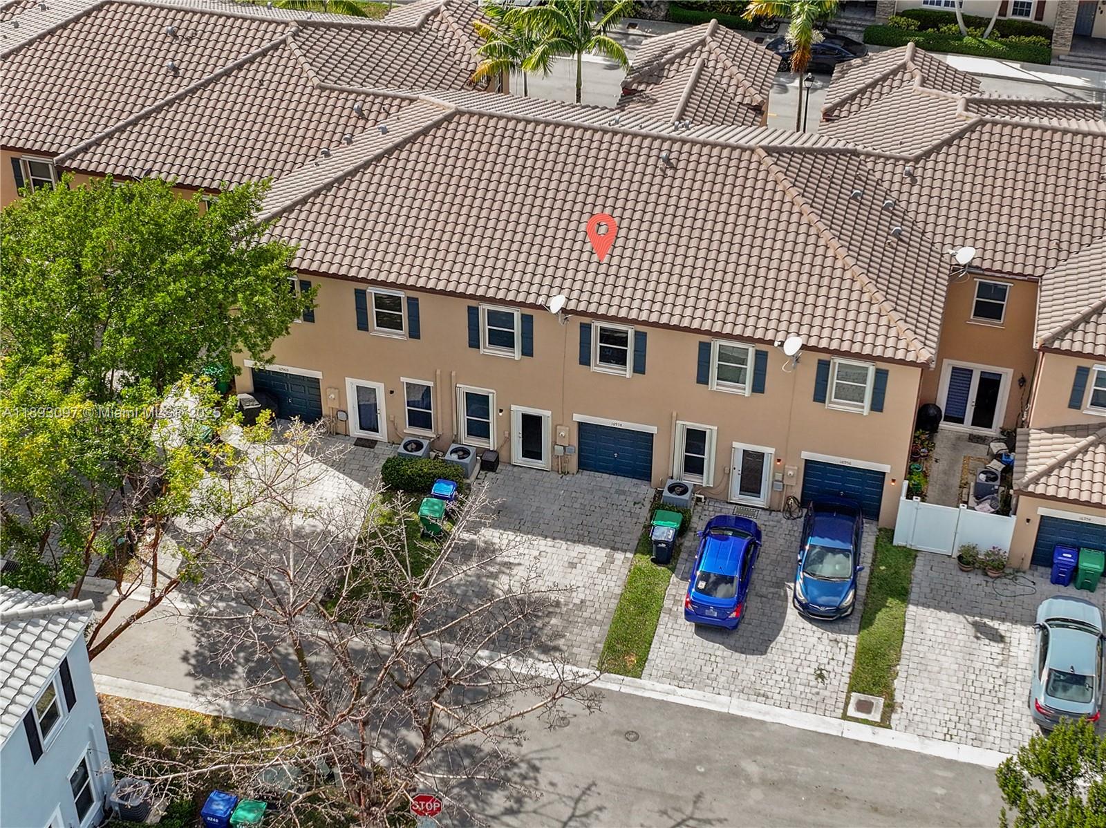 KENDALL COMMONS RESIDENTI - Residential