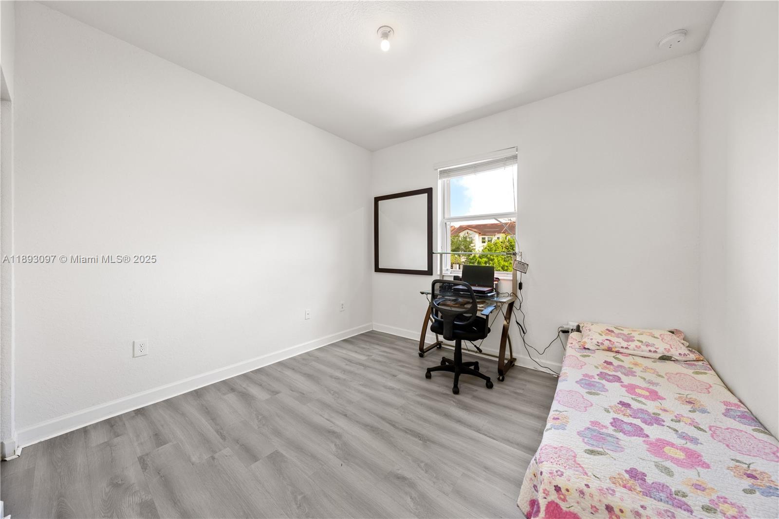 KENDALL COMMONS RESIDENTI - Residential