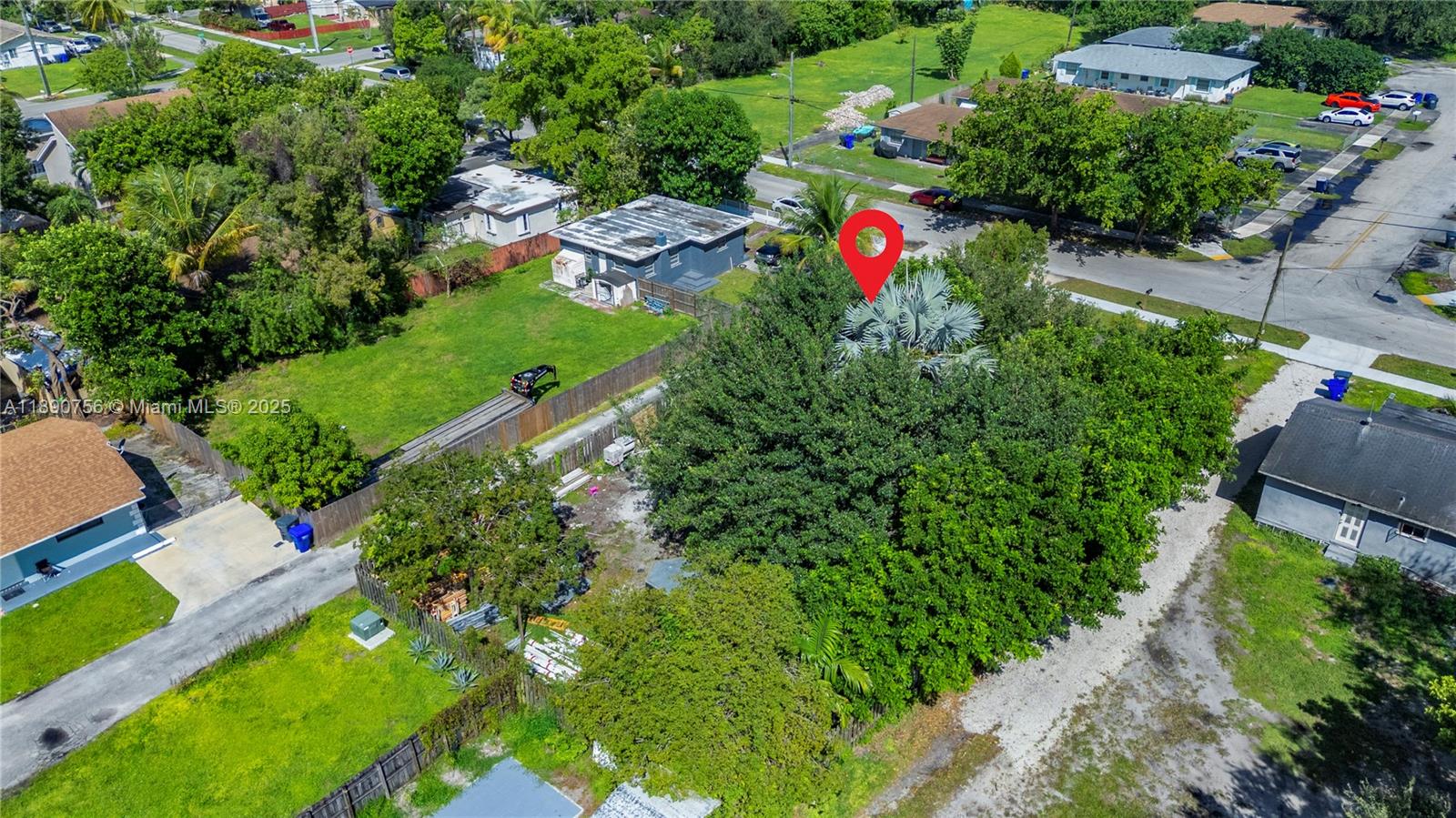 HOLLYWOOD COUNTRY ESTATES - Residential