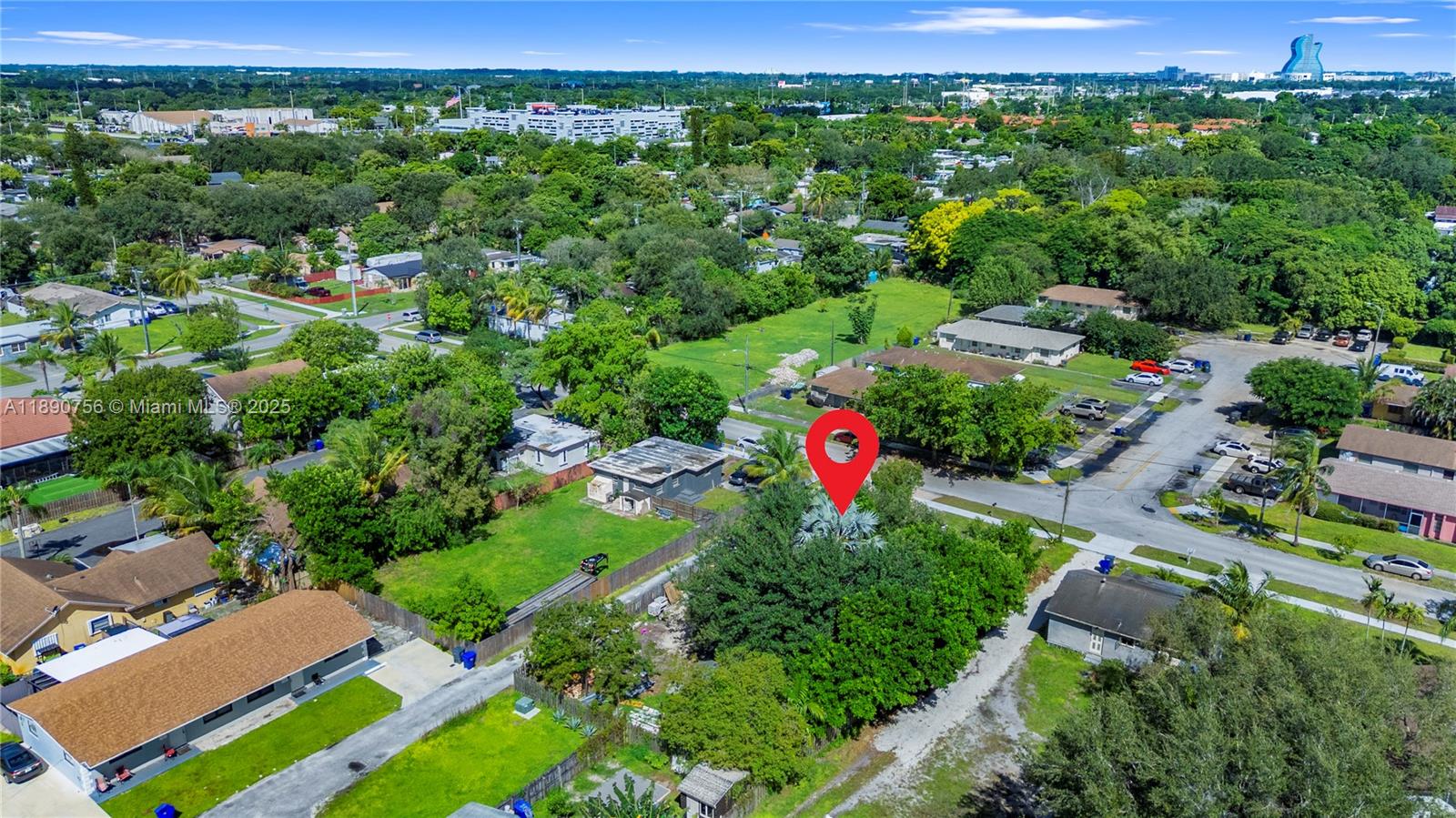 HOLLYWOOD COUNTRY ESTATES - Residential