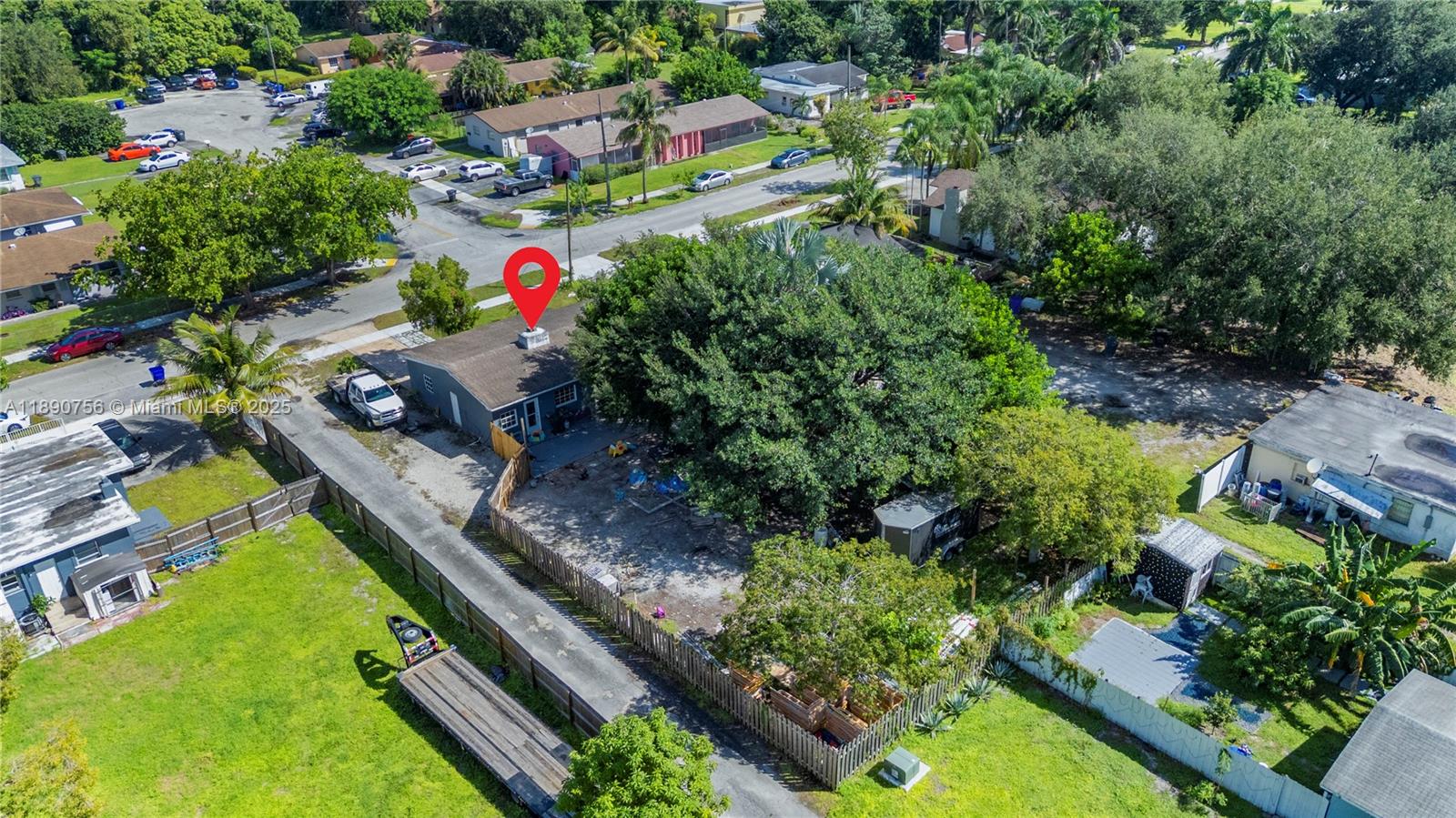 HOLLYWOOD COUNTRY ESTATES - Residential