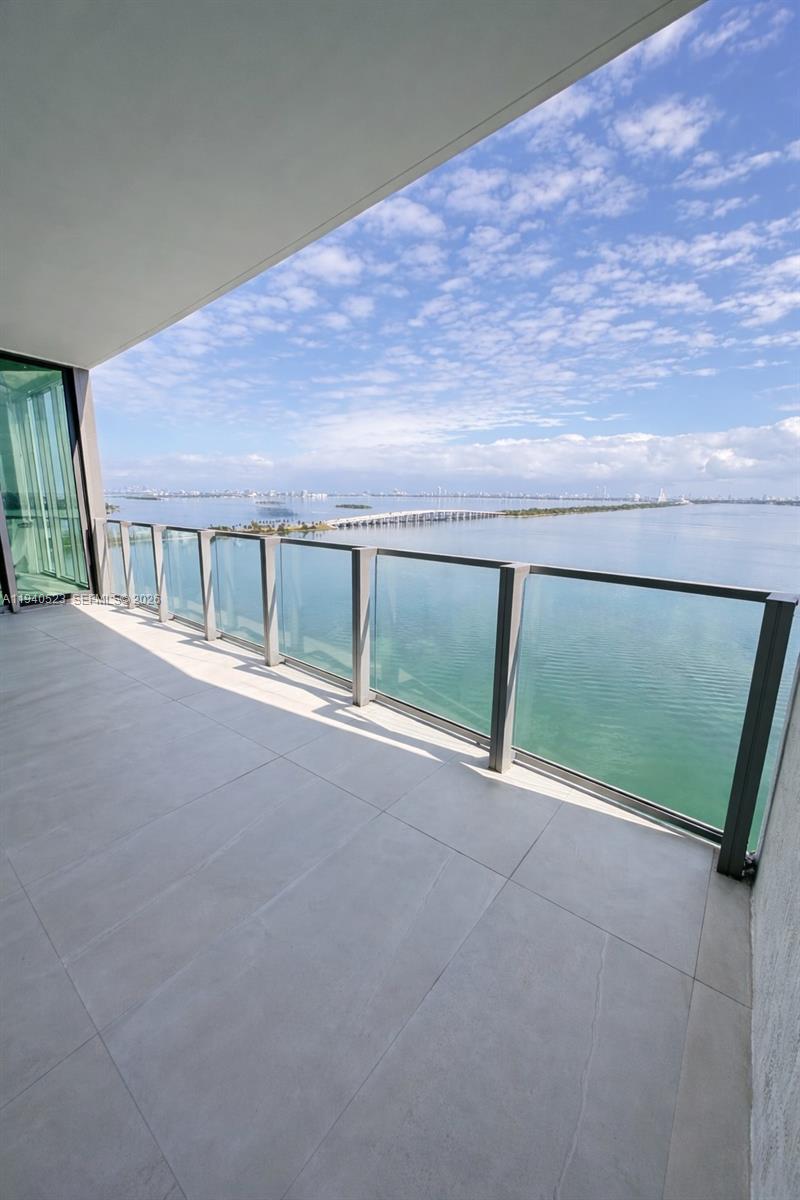 2900 NE 7th Ave 1905