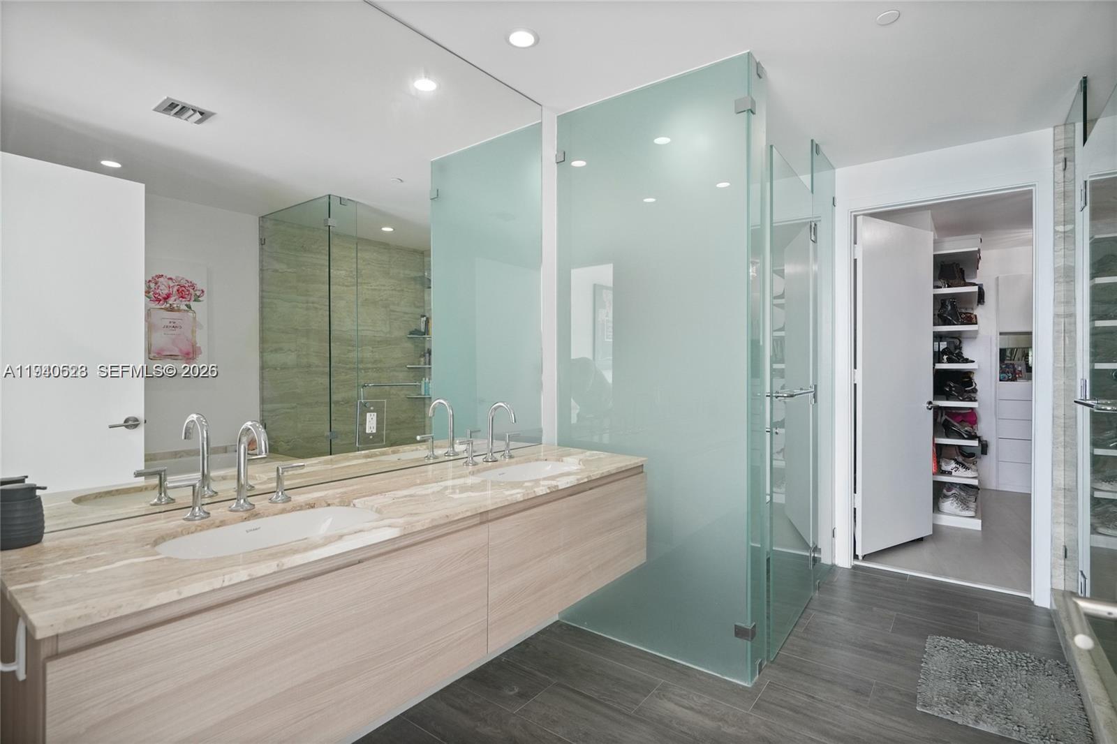 BISCAYNE BEACH CONDO - Residential Lease