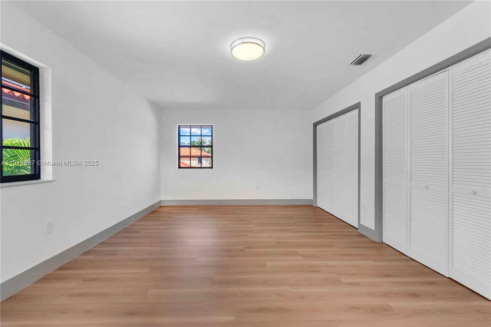 HOLLEMAN PARK - Residential Lease