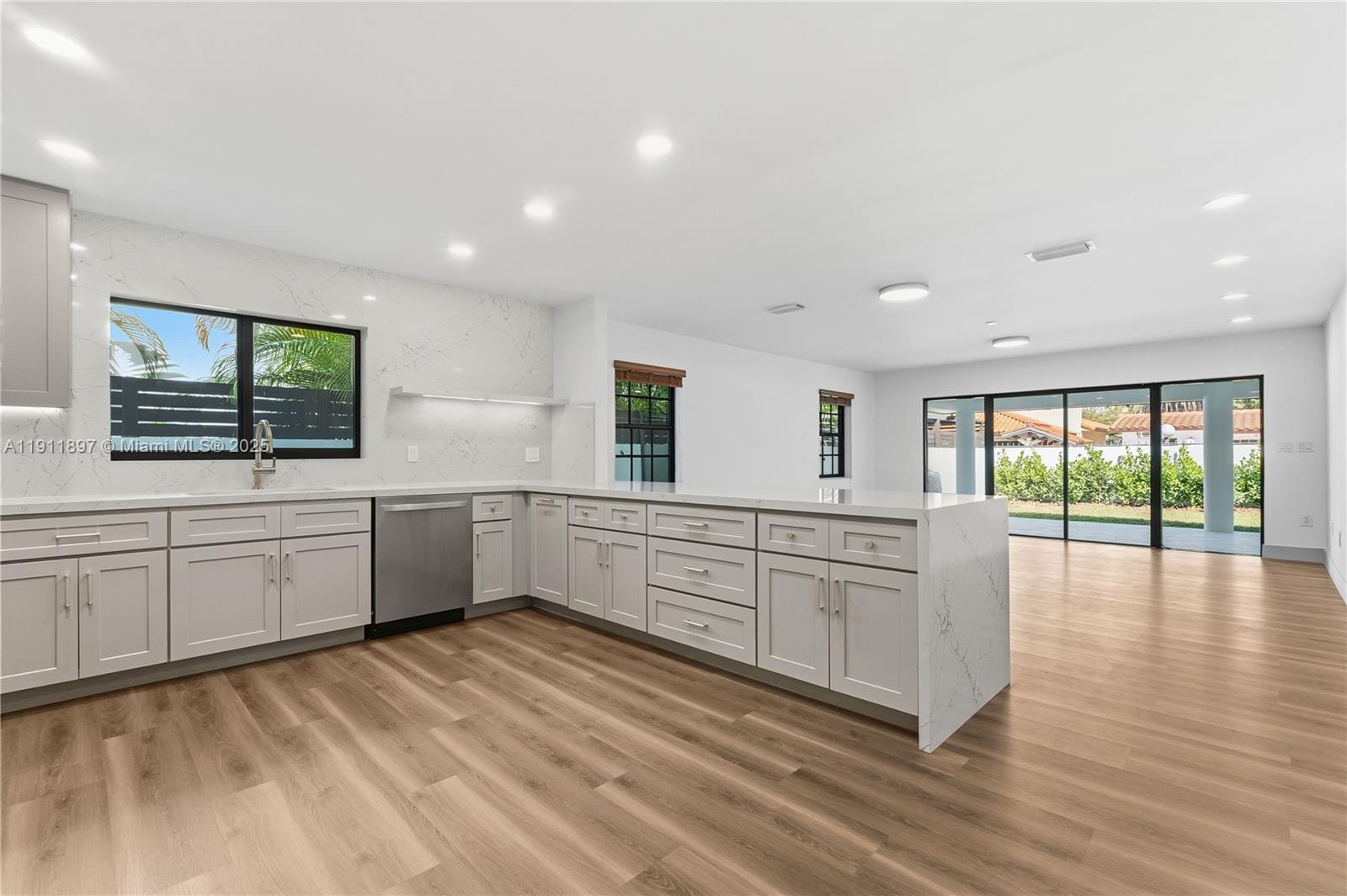 HOLLEMAN PARK - Residential Lease