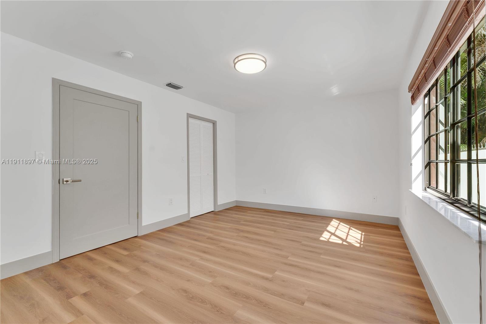 HOLLEMAN PARK - Residential Lease