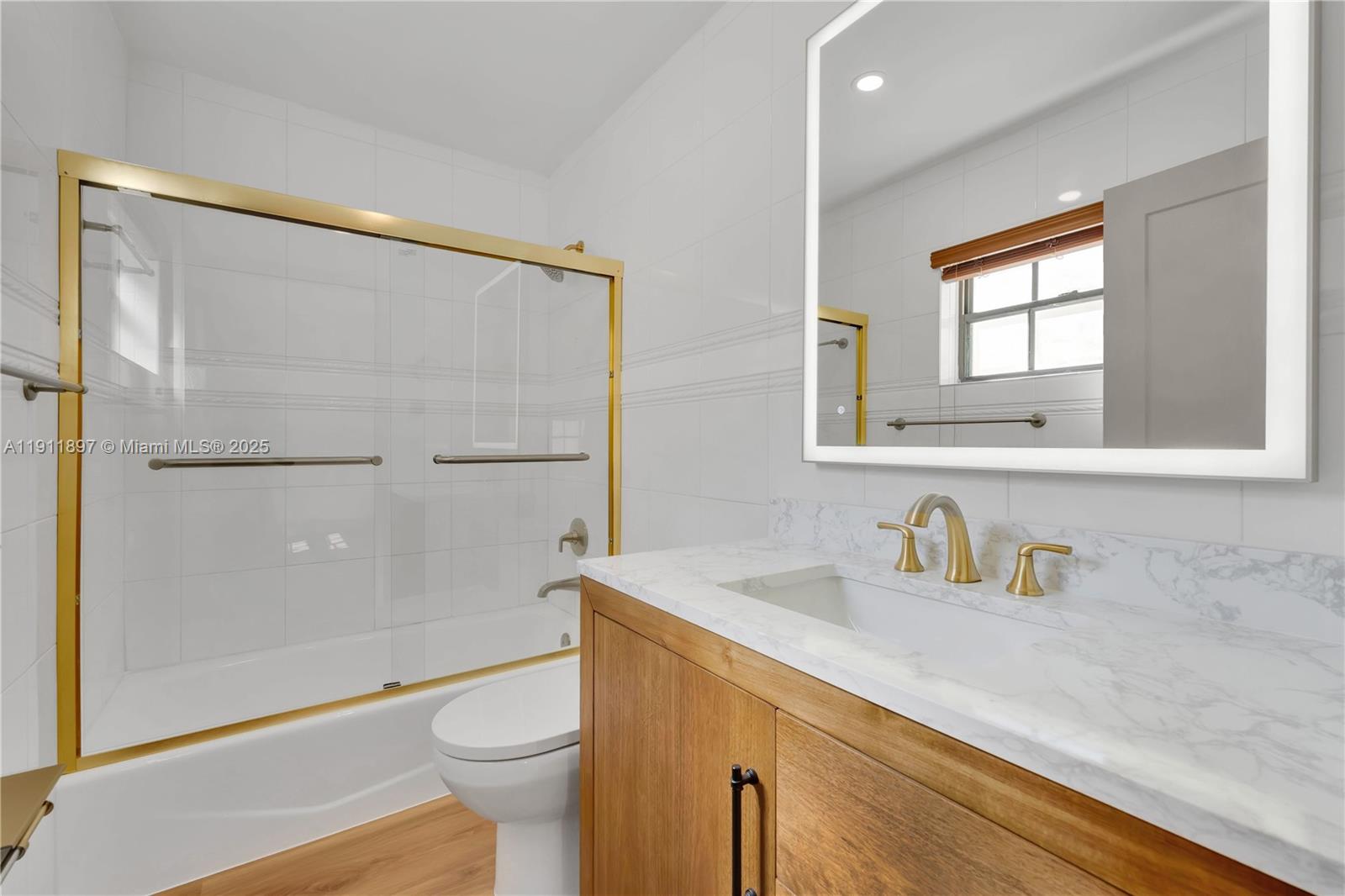 HOLLEMAN PARK - Residential Lease