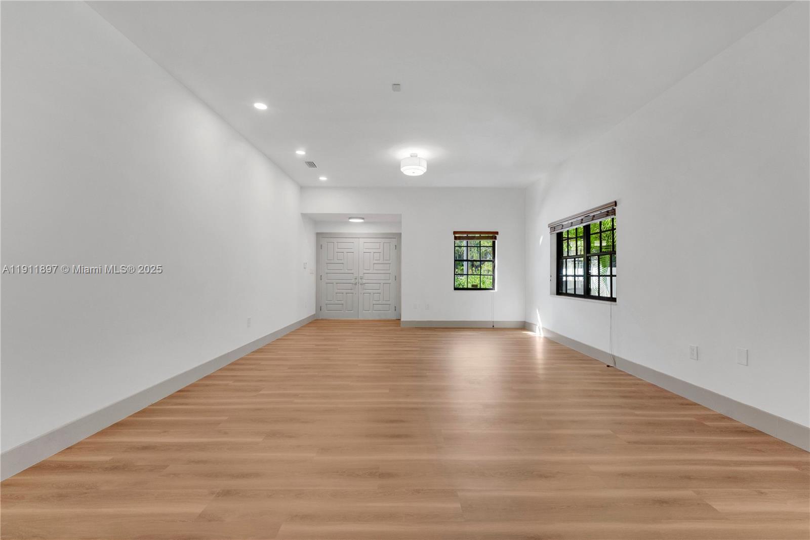 HOLLEMAN PARK - Residential Lease