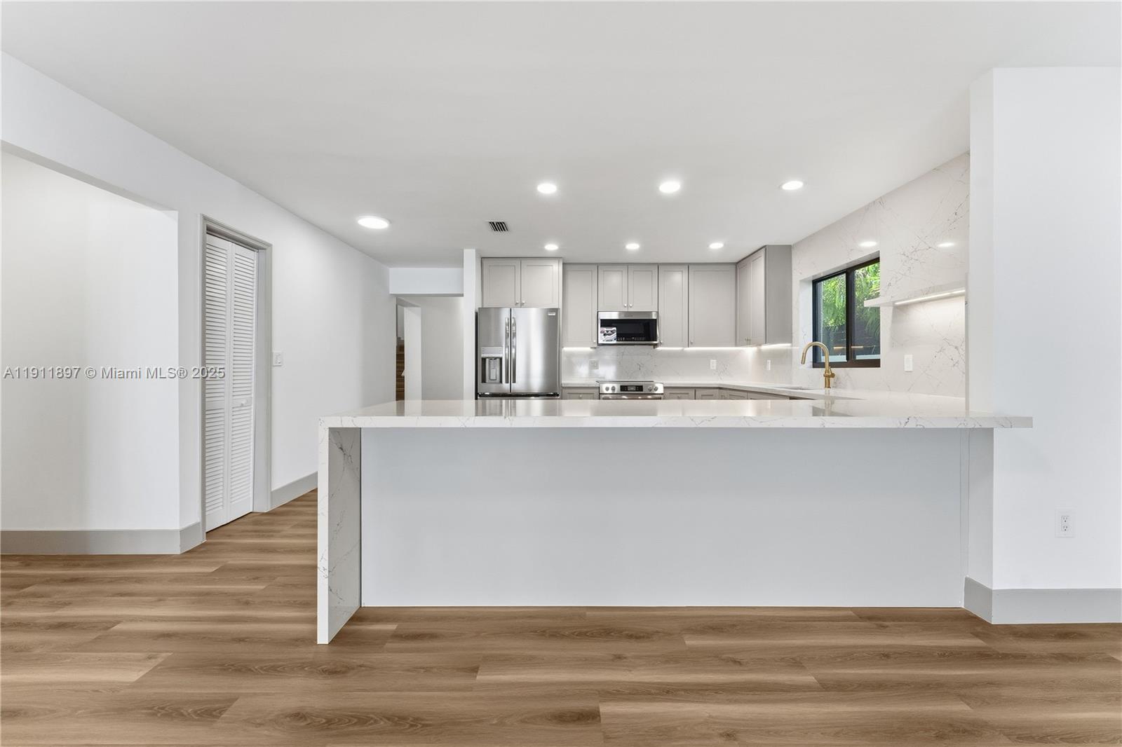 HOLLEMAN PARK - Residential Lease