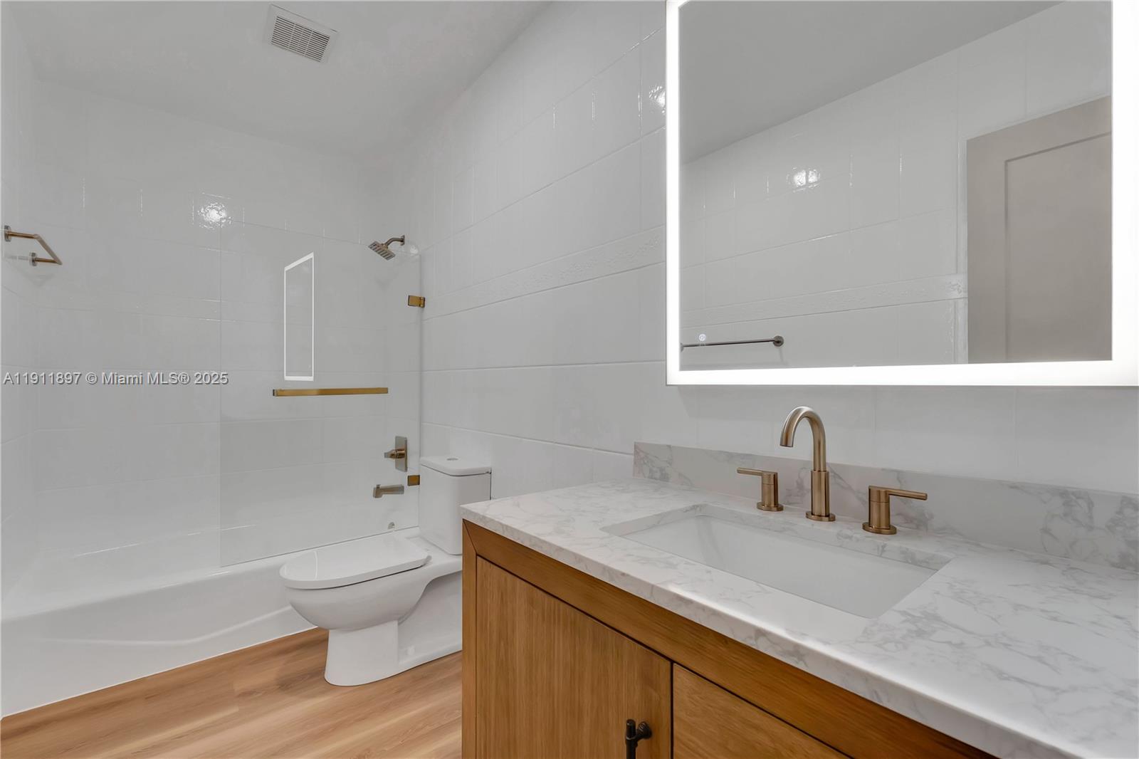 HOLLEMAN PARK - Residential Lease