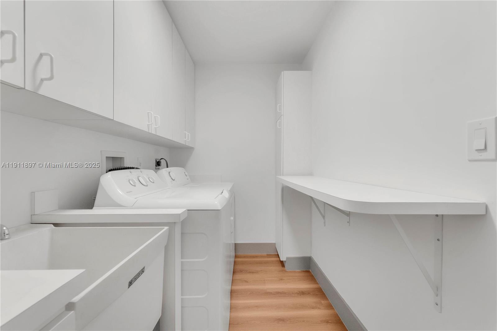 HOLLEMAN PARK - Residential Lease