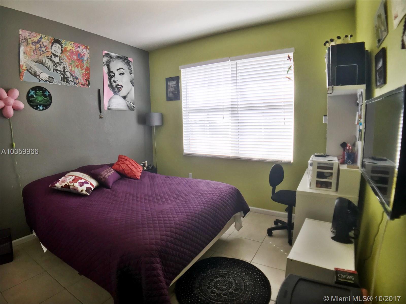 PROMENADE SHORES AT DORAL - Residential