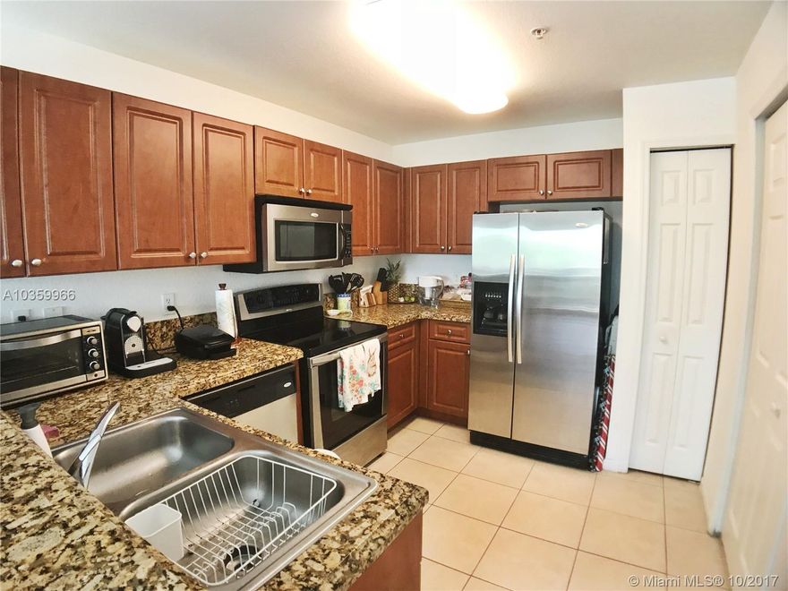 Beautiful 2 story condo, 2 bed, 2.5 baths at Promenade at Doral. Split level; living area, dinning area, guest bathroom & kitchen on 1st floor; spacious bedrooms with full bathrooms on second level. It includes access to Doral Isles Clubhouse. Resort-style amenities including swimming pool, spa, fitness center, tennis courts, basketball court, 2 party rooms, game room and much more. Easy access to the Florida's Turnpike and Dolphin expressway and Palmetto. Close to shopping & public parks. GREAT SCHOOLS A+
