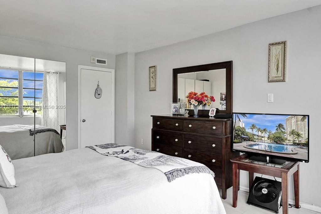 JADE WINDS GROUP - - Residential