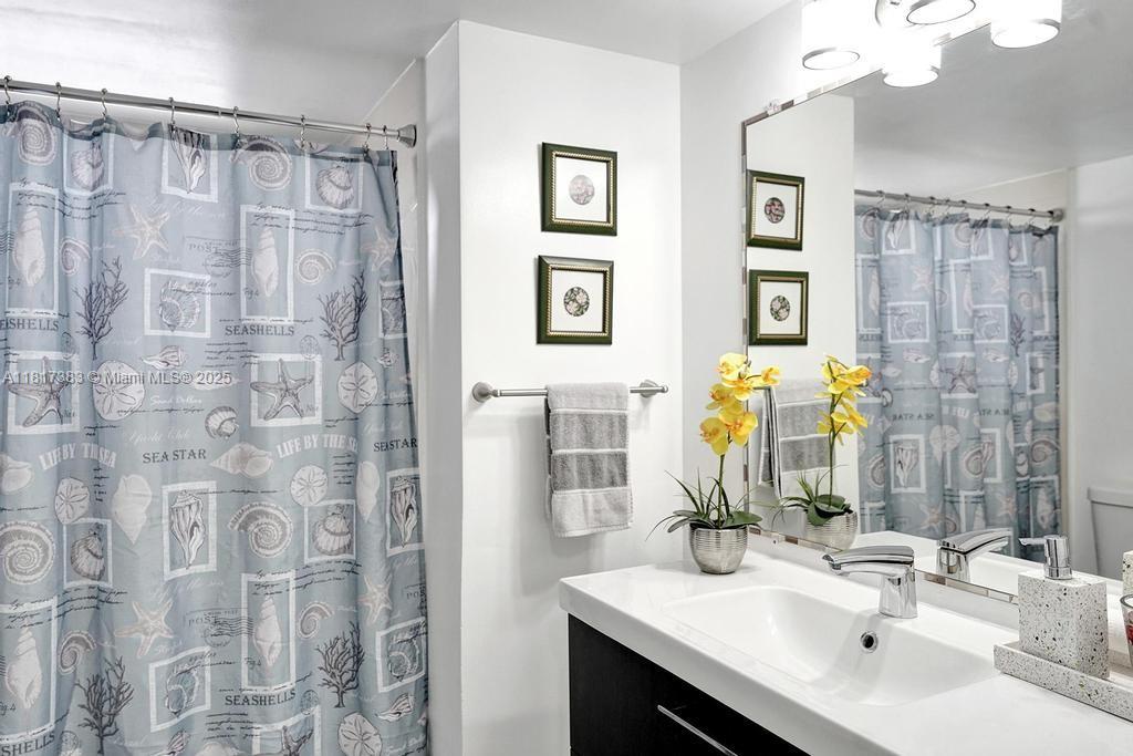 JADE WINDS GROUP - - Residential