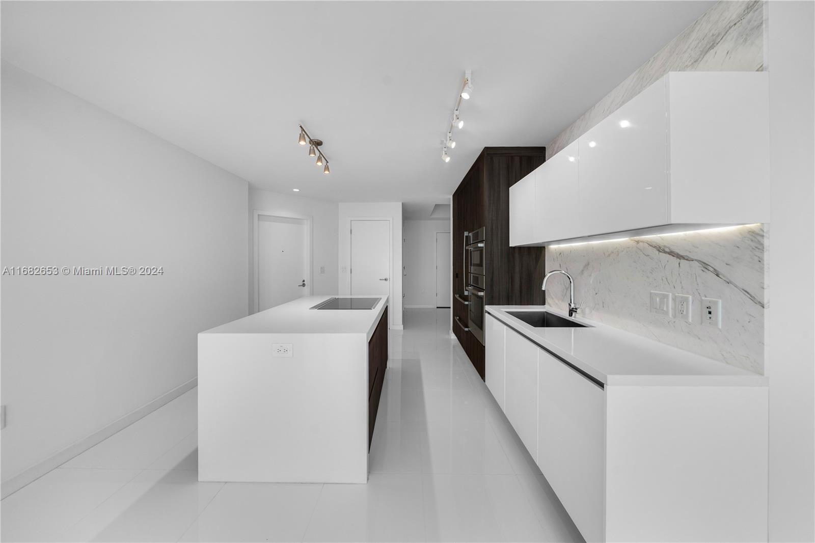 Rental Property at 851 Ne 1st Ave 2106, Miami, Broward County, Florida - Bedrooms: 1 
Bathrooms: 2  - $5,000 MO.