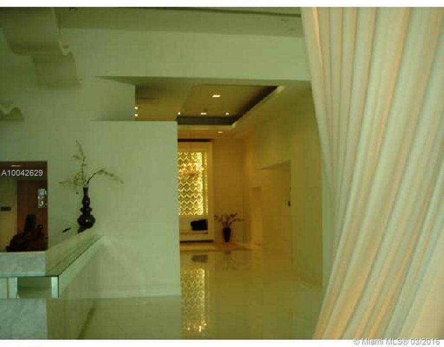 Largest 1 bed/1 bath facing the river, European kitchen, granite countertop, stainless steel appliances, floor to ceiling glass windows, large balcony, chef table for 24 guests, spa, steam sauna, meditation area, theater, library, racquetball, pool, water fall, walking distance to metro rail, Mary Brickell Village & financial district.