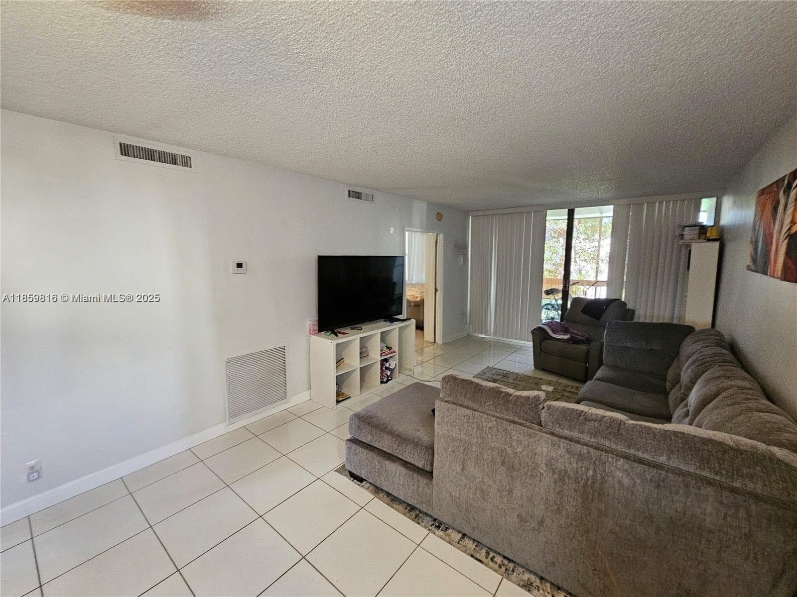 GREENGLADES CONDO II - Residential