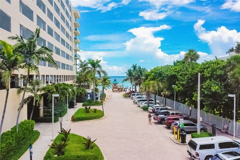 Tiny photo for 16699 Collins Ave #3309, Sunny Isles Beach, FL 33160 (MLS # A12041027)