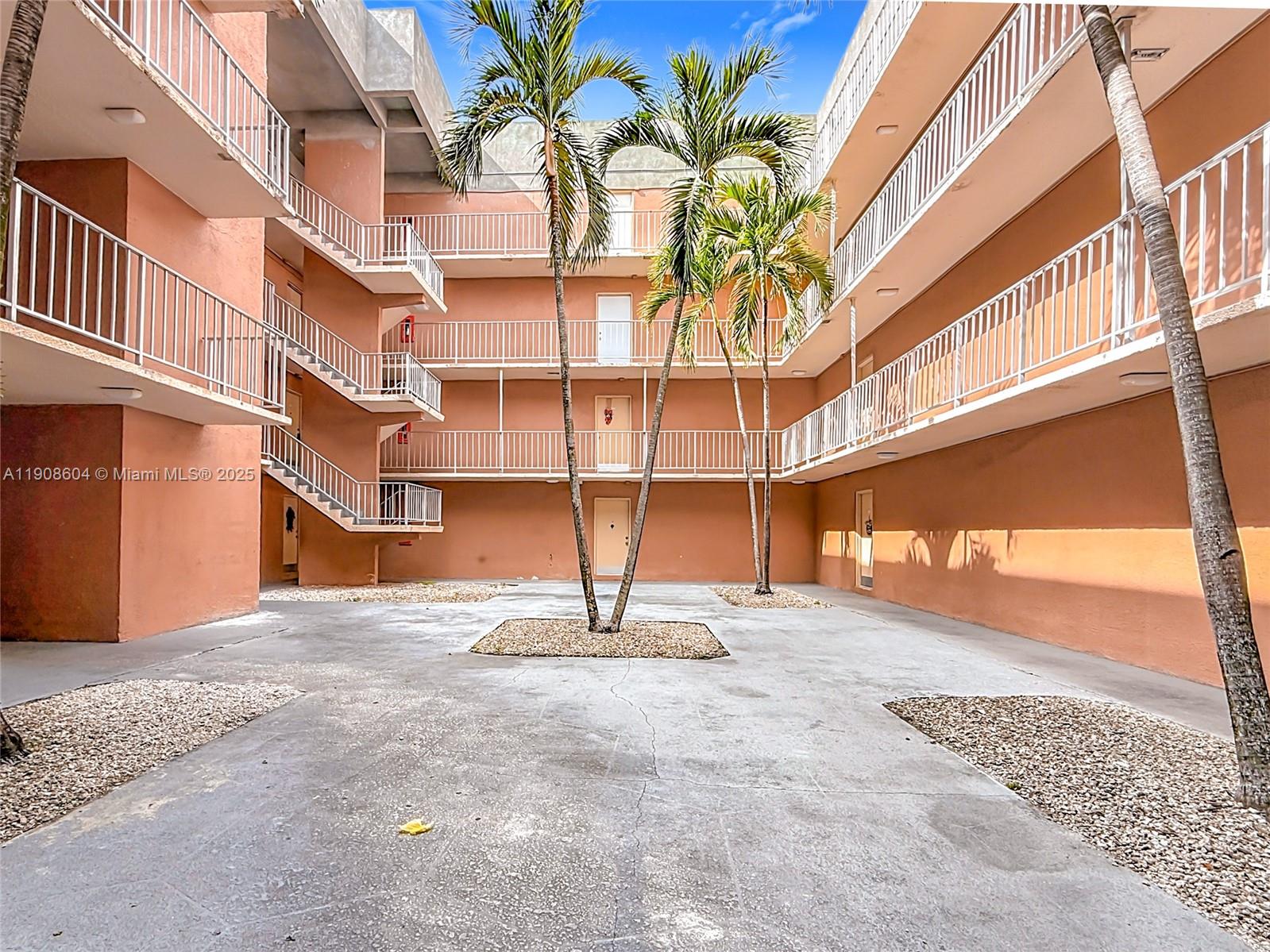 LAKEVIEW GARDENS AT MIAMI - Residential