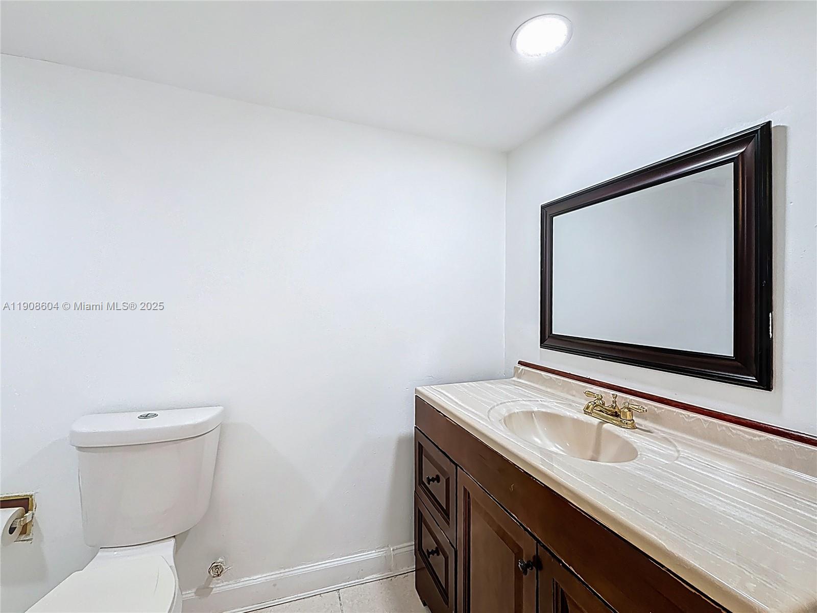 LAKEVIEW GARDENS AT MIAMI - Residential