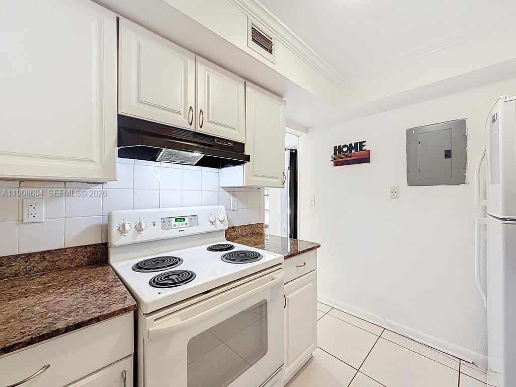 LAKEVIEW GARDENS AT MIAMI - Residential