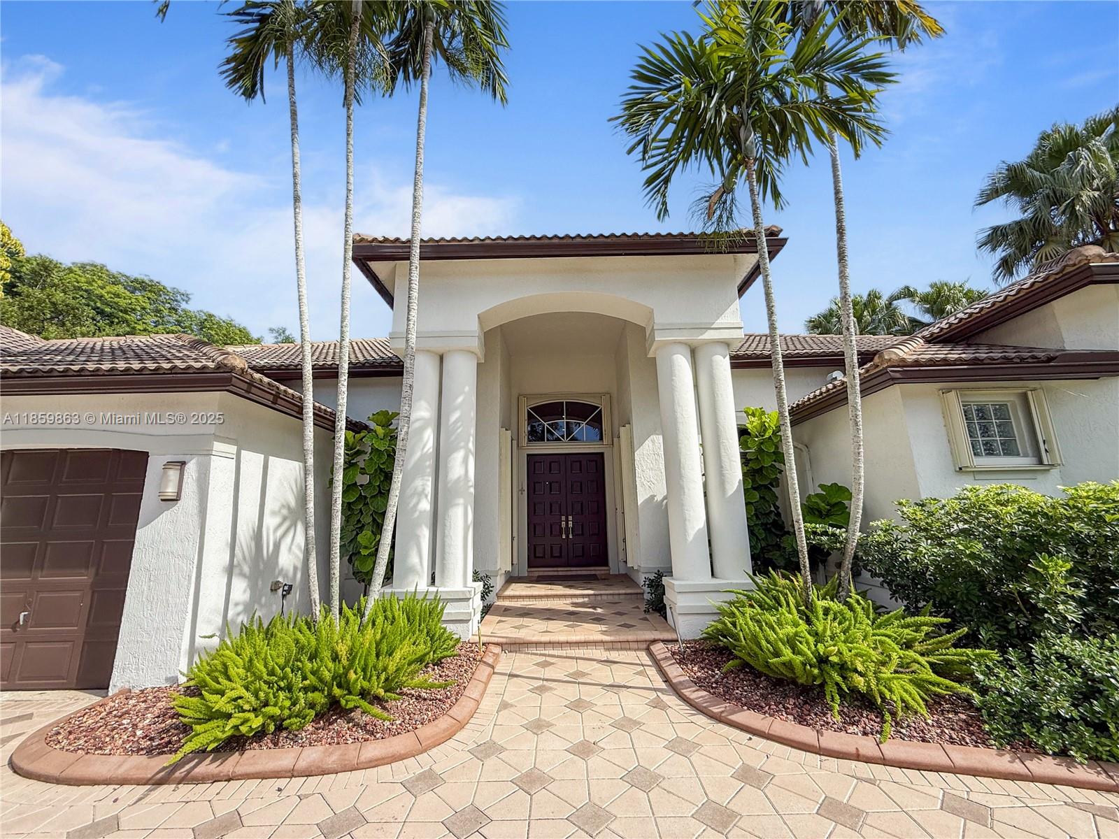2514 Poinciana Dr