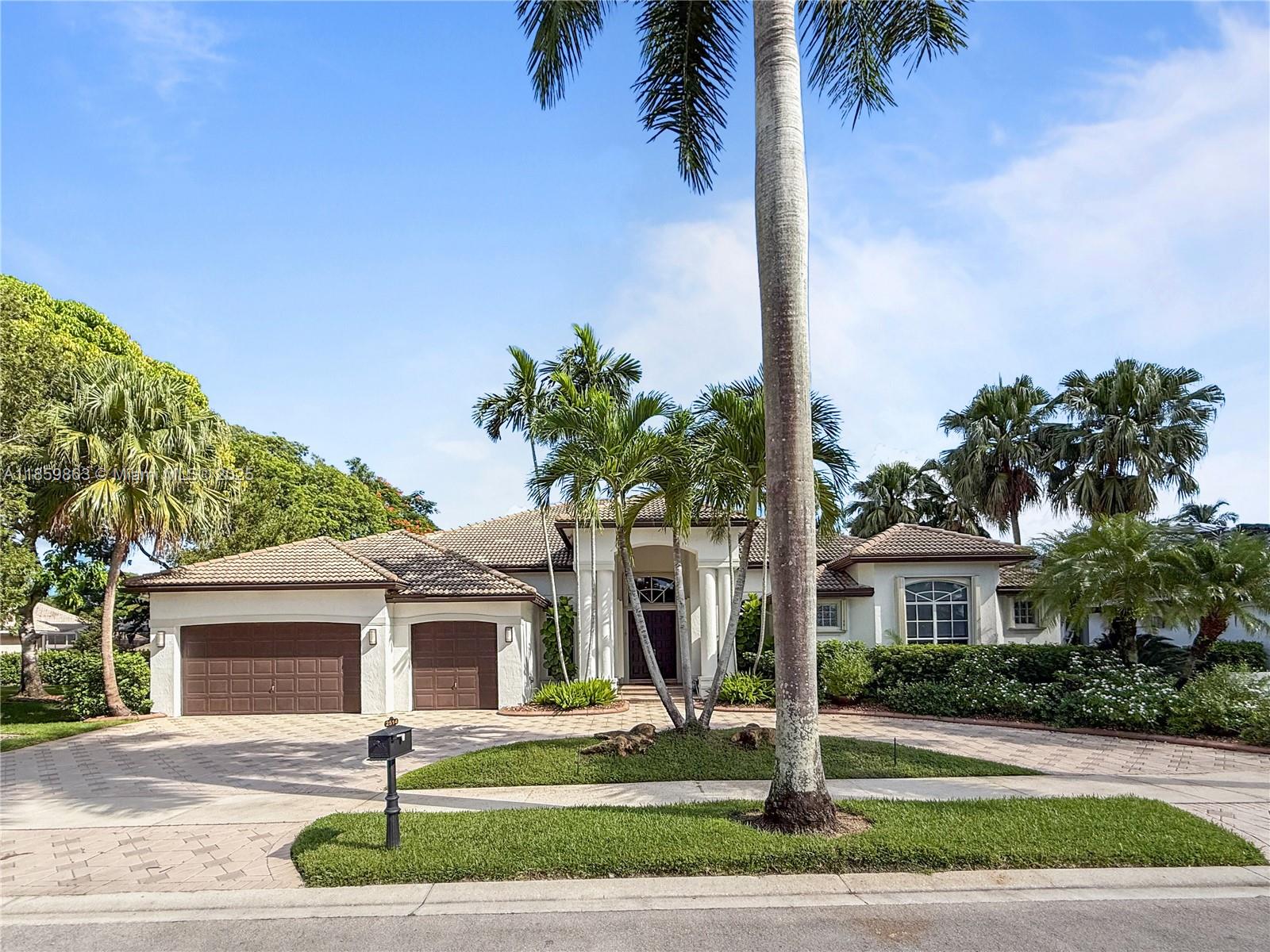 2514 Poinciana Dr