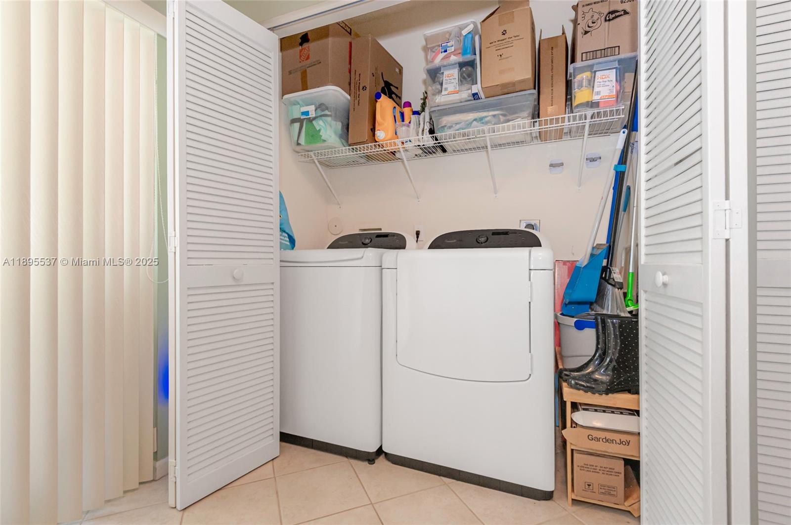 BANYAN OAKRIDGE COMMERCIA - Residential