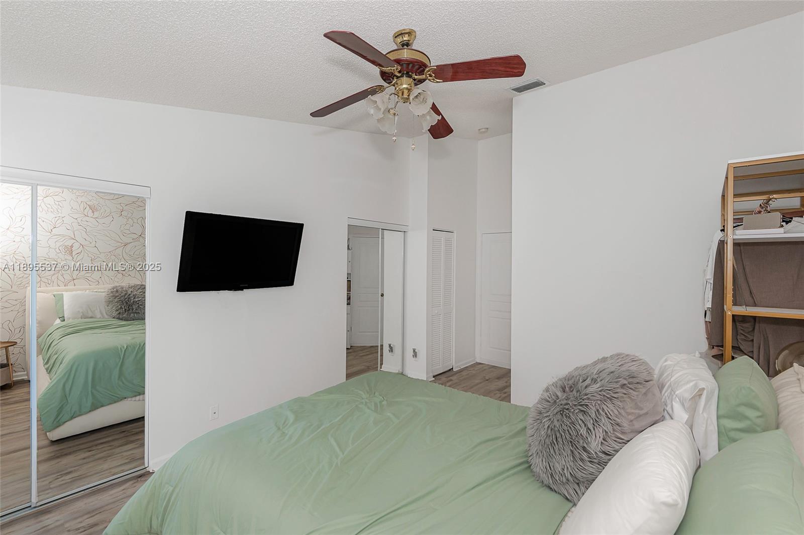 BANYAN OAKRIDGE COMMERCIA - Residential