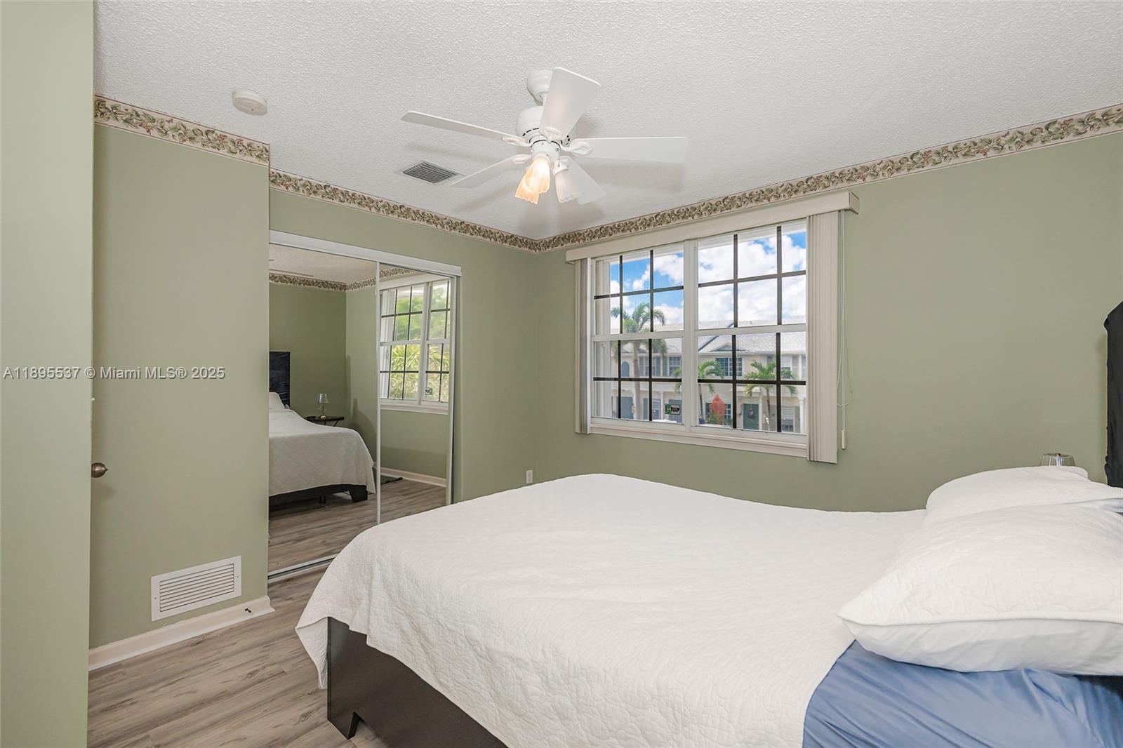 BANYAN OAKRIDGE COMMERCIA - Residential