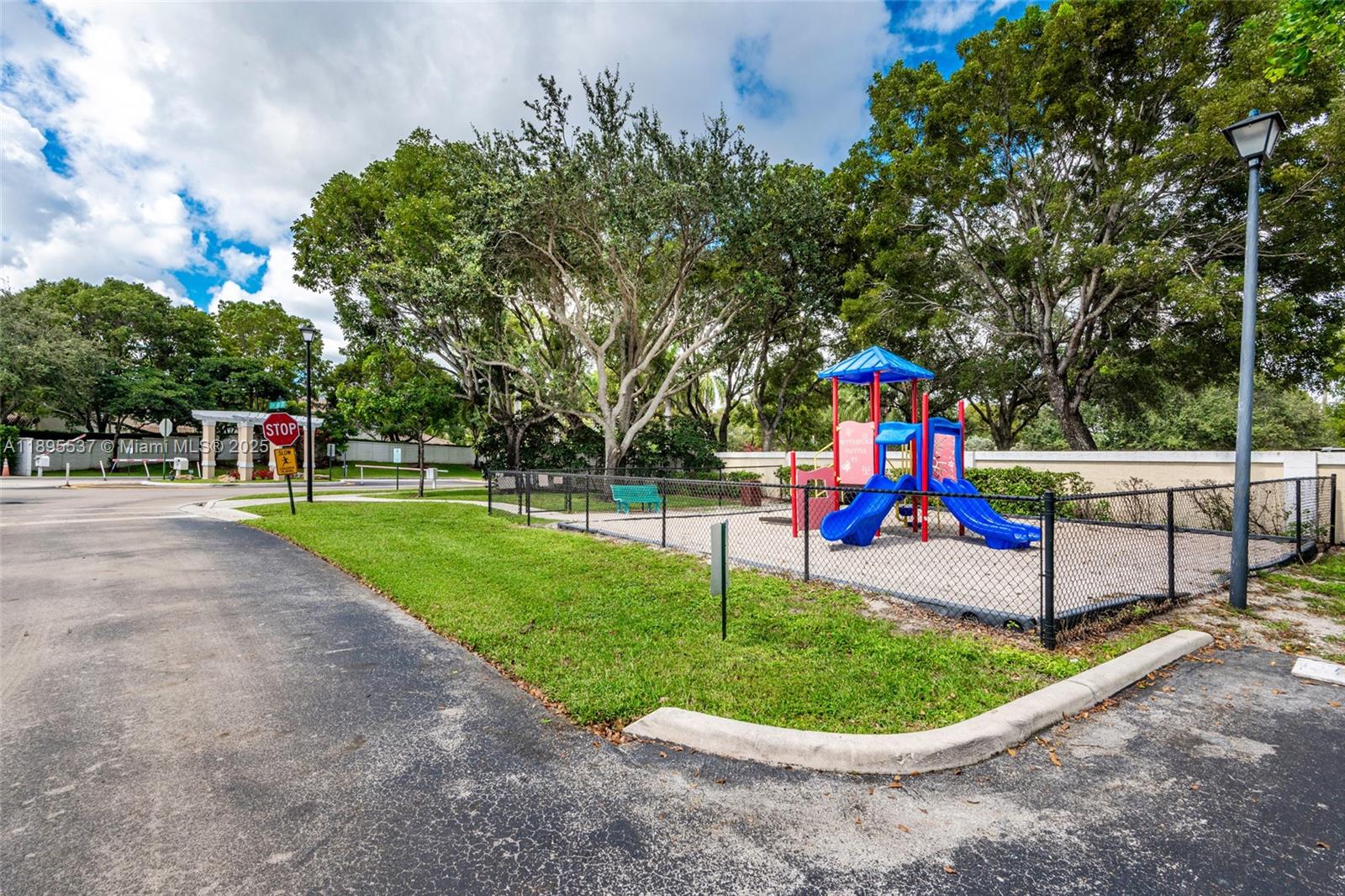 BANYAN OAKRIDGE COMMERCIA - Residential