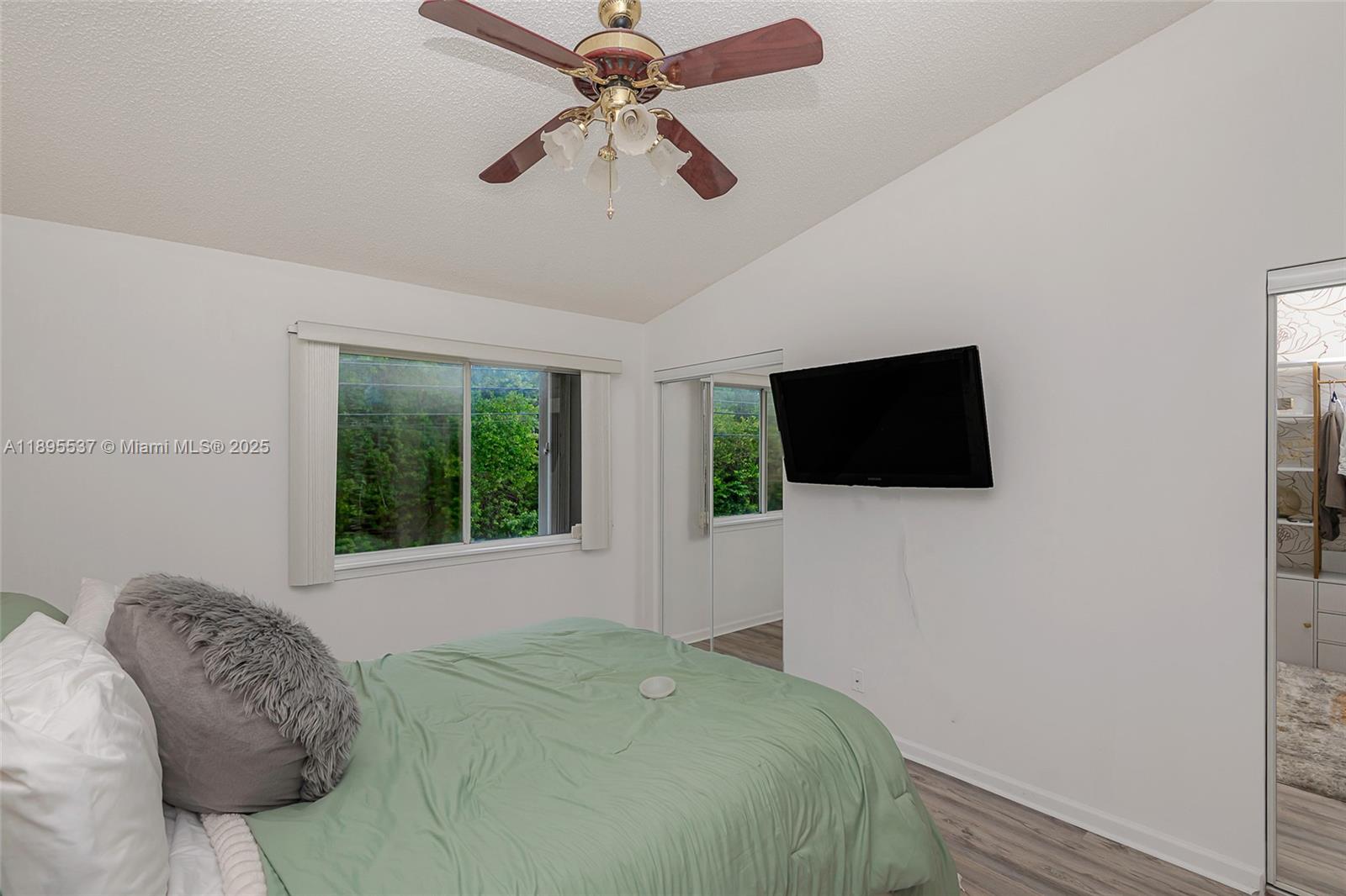 BANYAN OAKRIDGE COMMERCIA - Residential