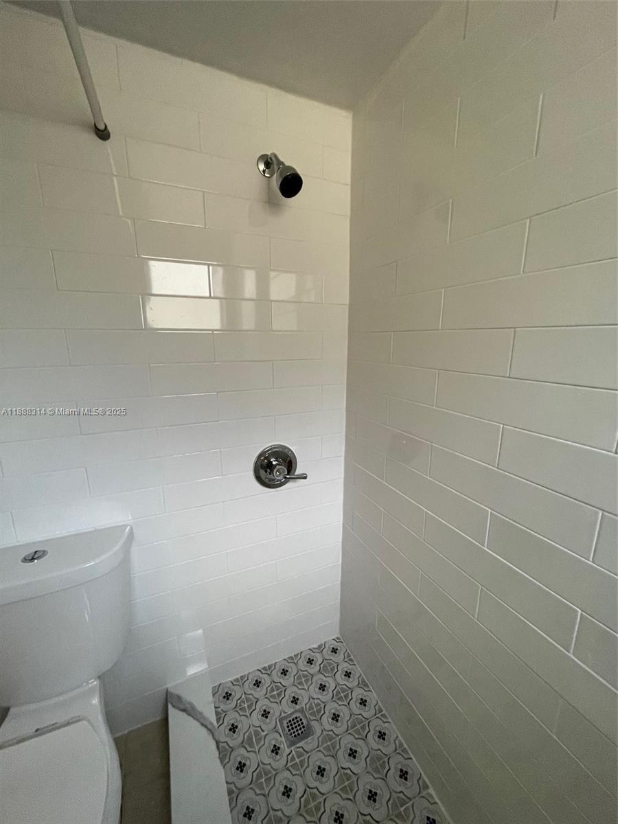 HOLLYWOOD - Residential Lease