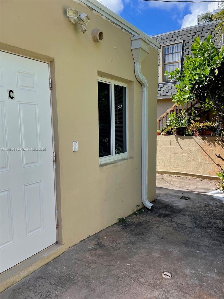 Tastefully remodeled STUDIO east of US-1 in beautiful neighborhood in Hollywood, around the corner from Publix, Young Circle, golf course with jogging path, restaurants, shops. Rent includes electricity, water, trash, yard maintenance. Impact windows, outside area for BBQ/relax. Quiet mini split AC unit. Laundry room on premises. Lots of privacy, shade in a beautiful property setting. Street parking. Pay stubs proof of income and good credit required.