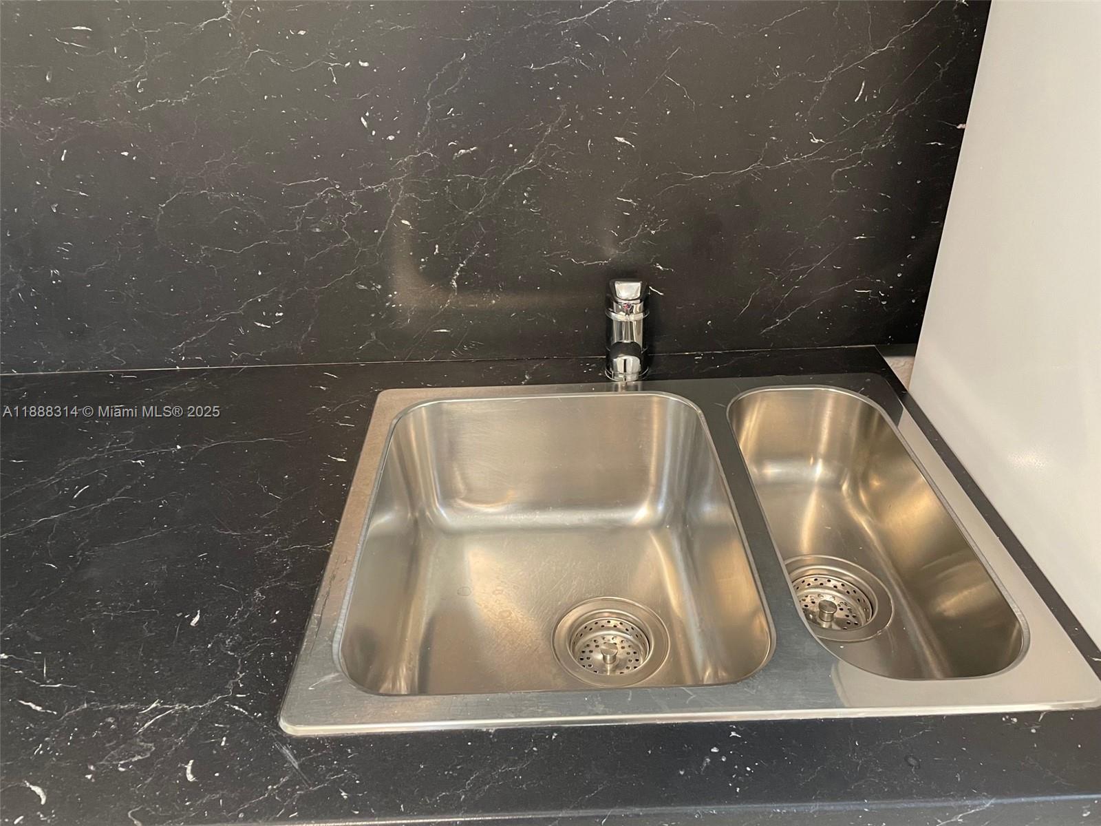 HOLLYWOOD - Residential Lease