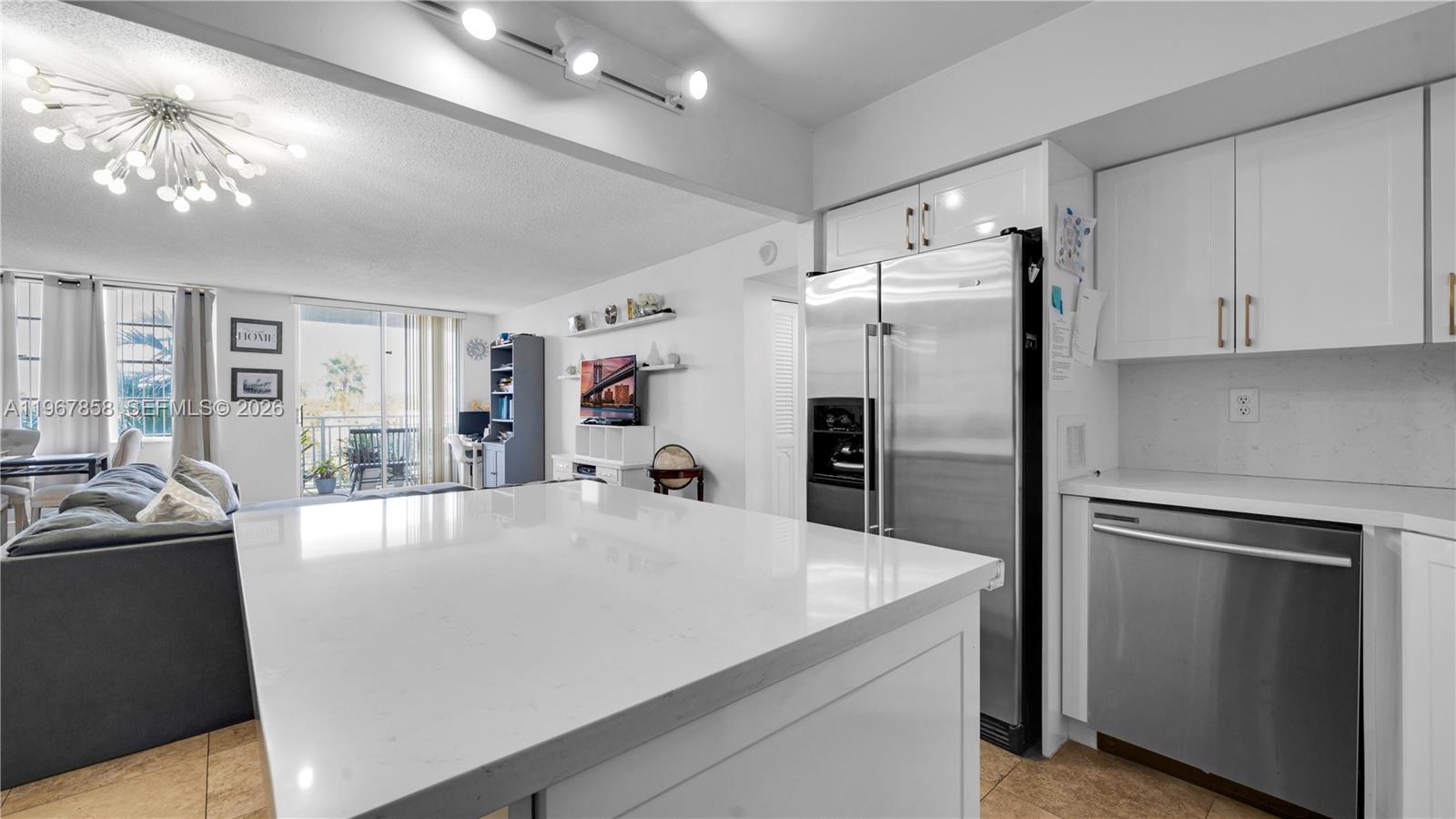 BAYVIEW TOWERS CONDO SOUT - Residential