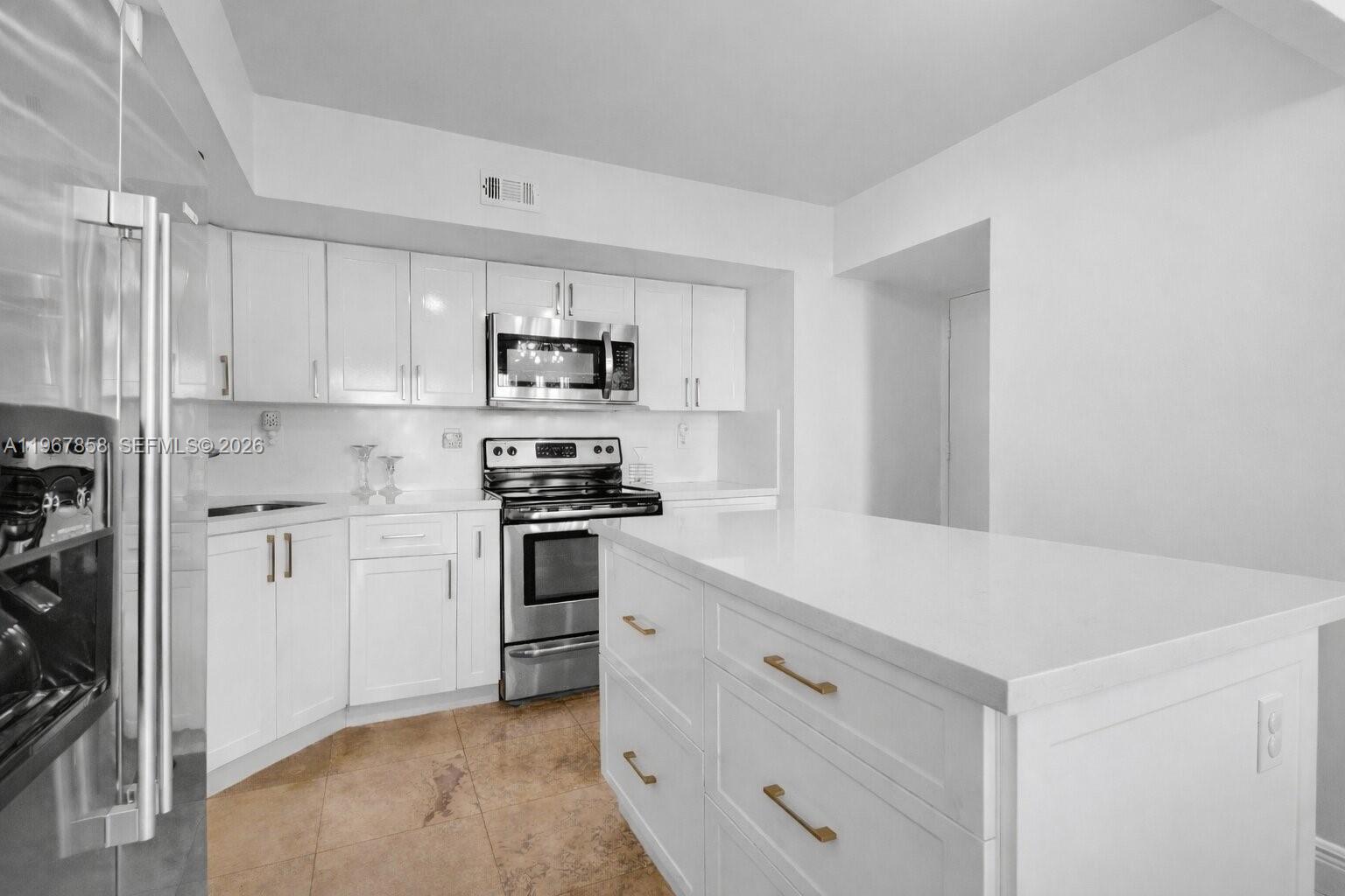 BAYVIEW TOWERS CONDO SOUT - Residential