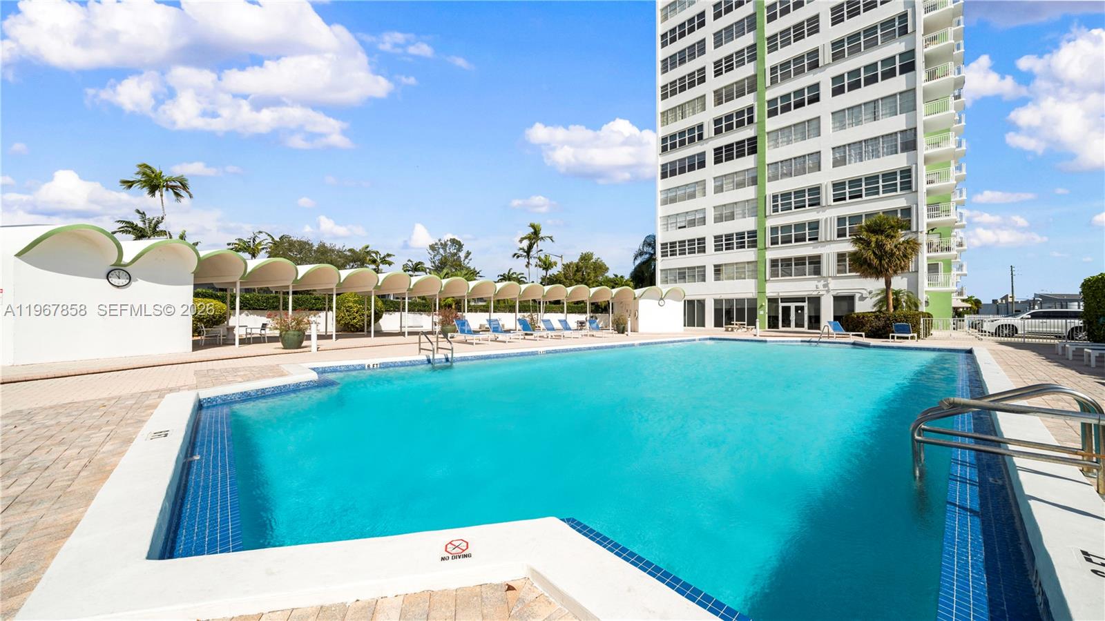 BAYVIEW TOWERS CONDO SOUT - Residential