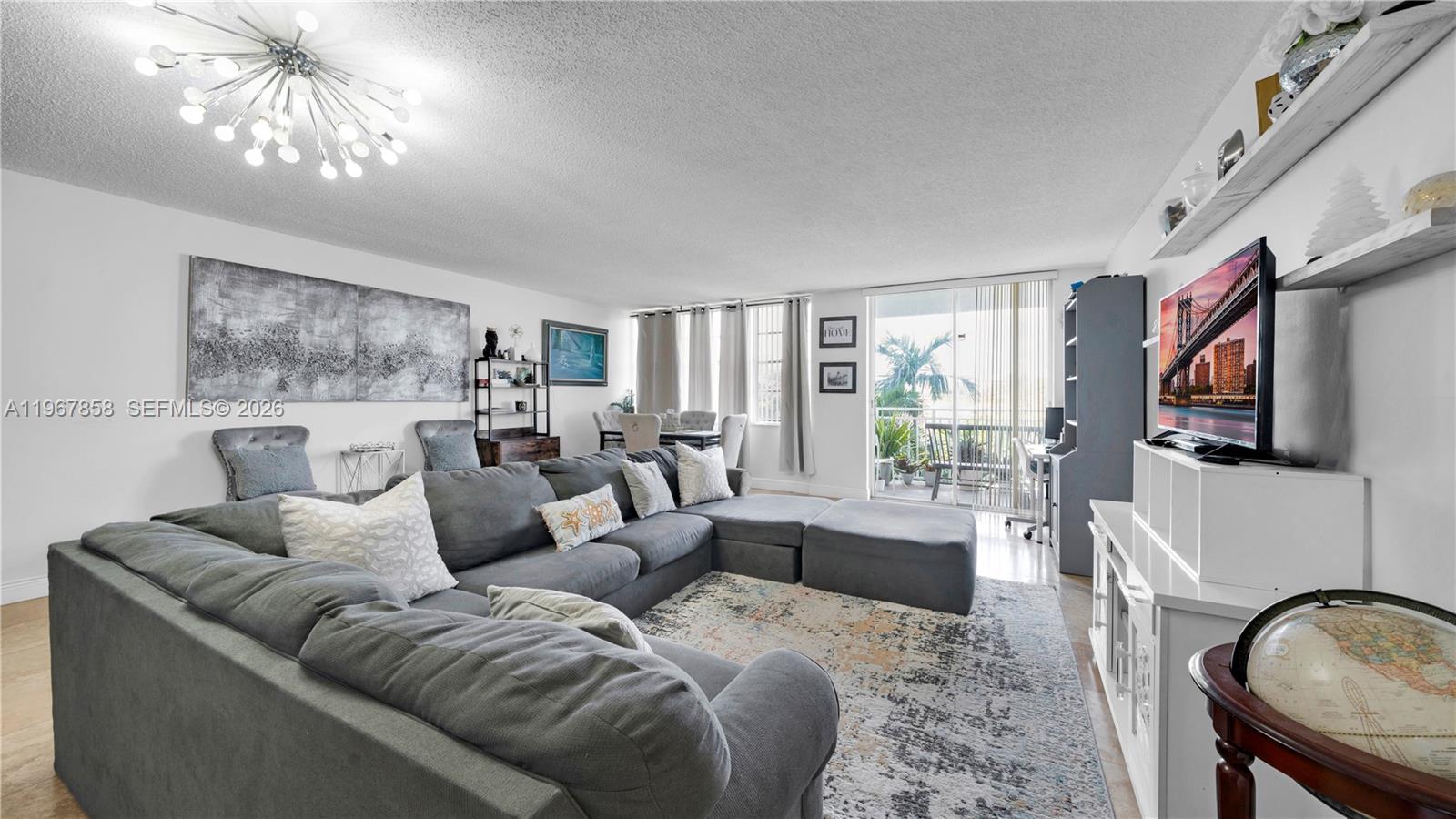 BAYVIEW TOWERS CONDO SOUT - Residential