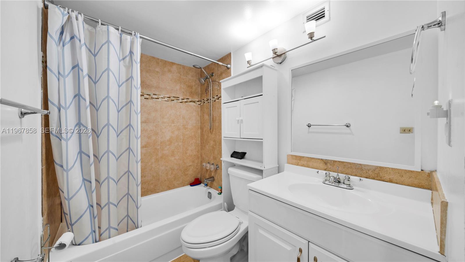 BAYVIEW TOWERS CONDO SOUT - Residential