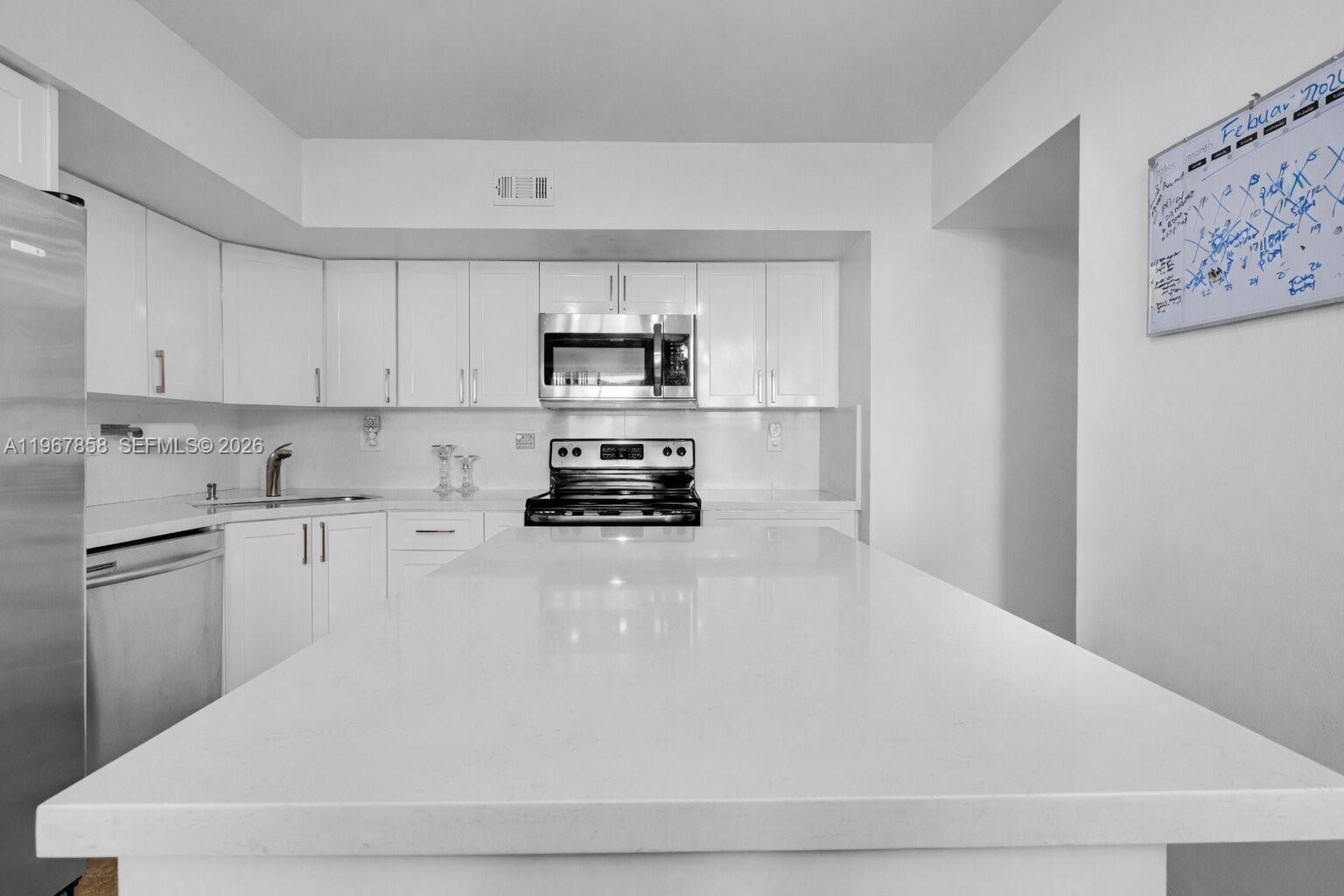 BAYVIEW TOWERS CONDO SOUT - Residential