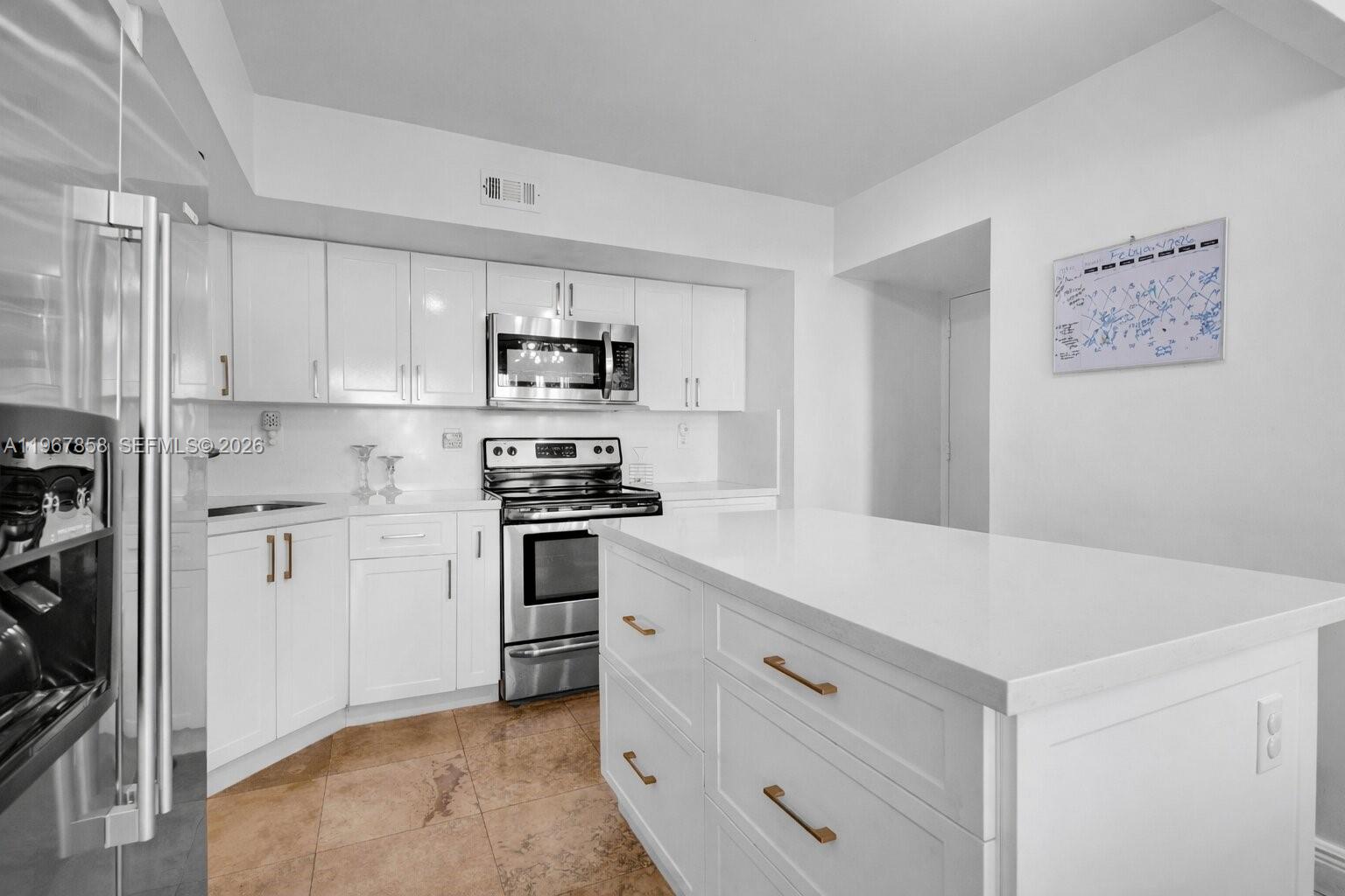 BAYVIEW TOWERS CONDO SOUT - Residential