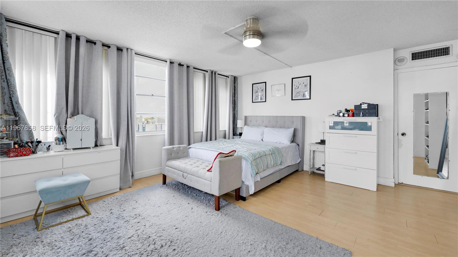 BAYVIEW TOWERS CONDO SOUT - Residential