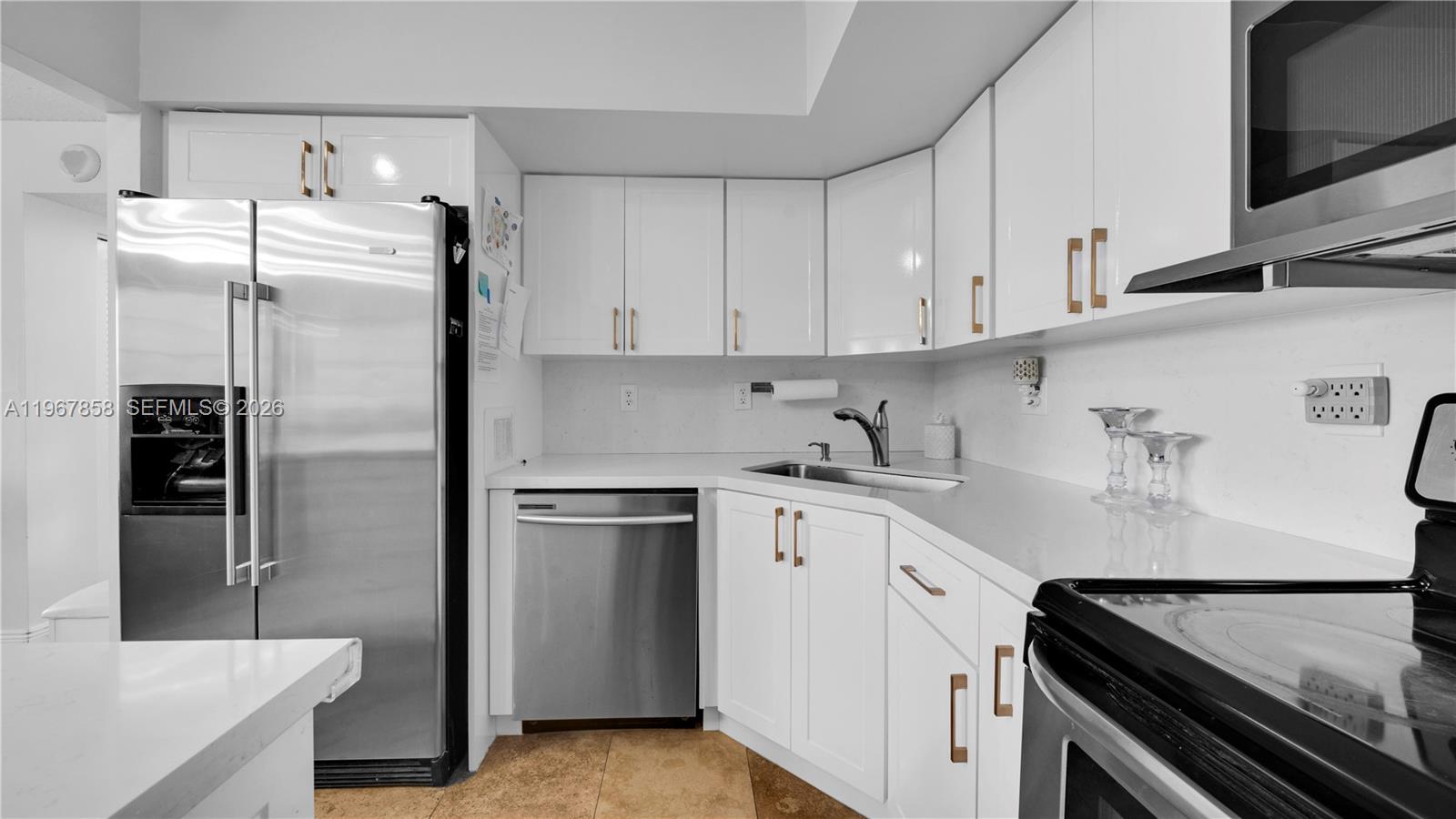 BAYVIEW TOWERS CONDO SOUT - Residential