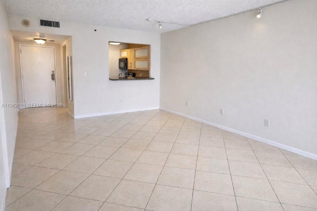 GREENWICH PH I CONDO - Residential Lease