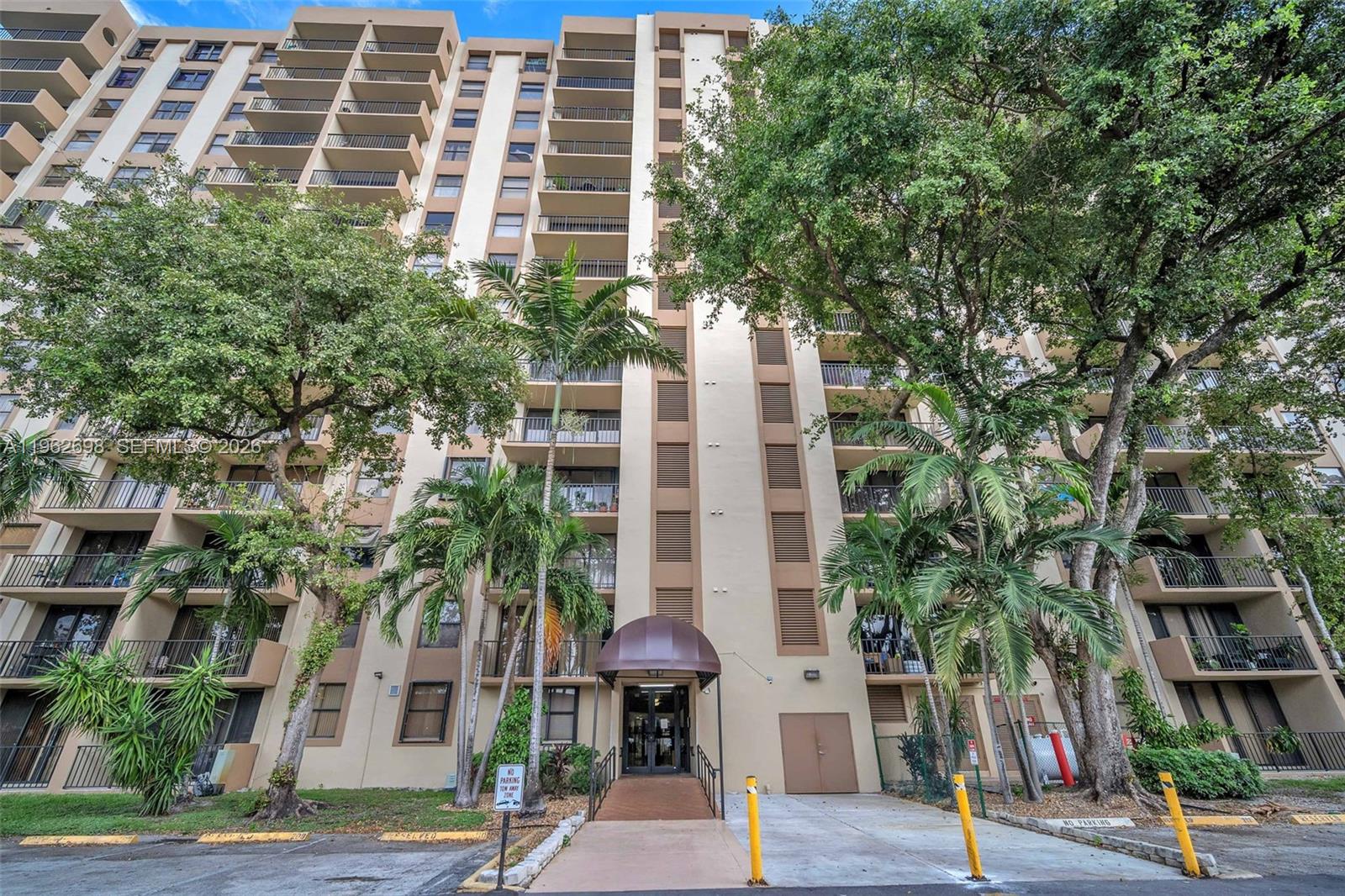 GREENWICH PH I CONDO - Residential Lease