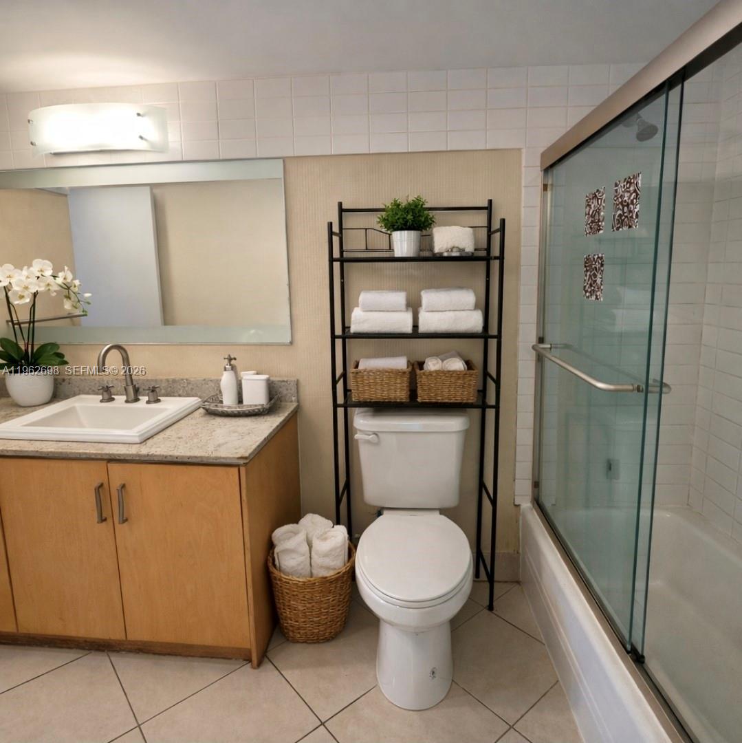 GREENWICH PH I CONDO - Residential Lease