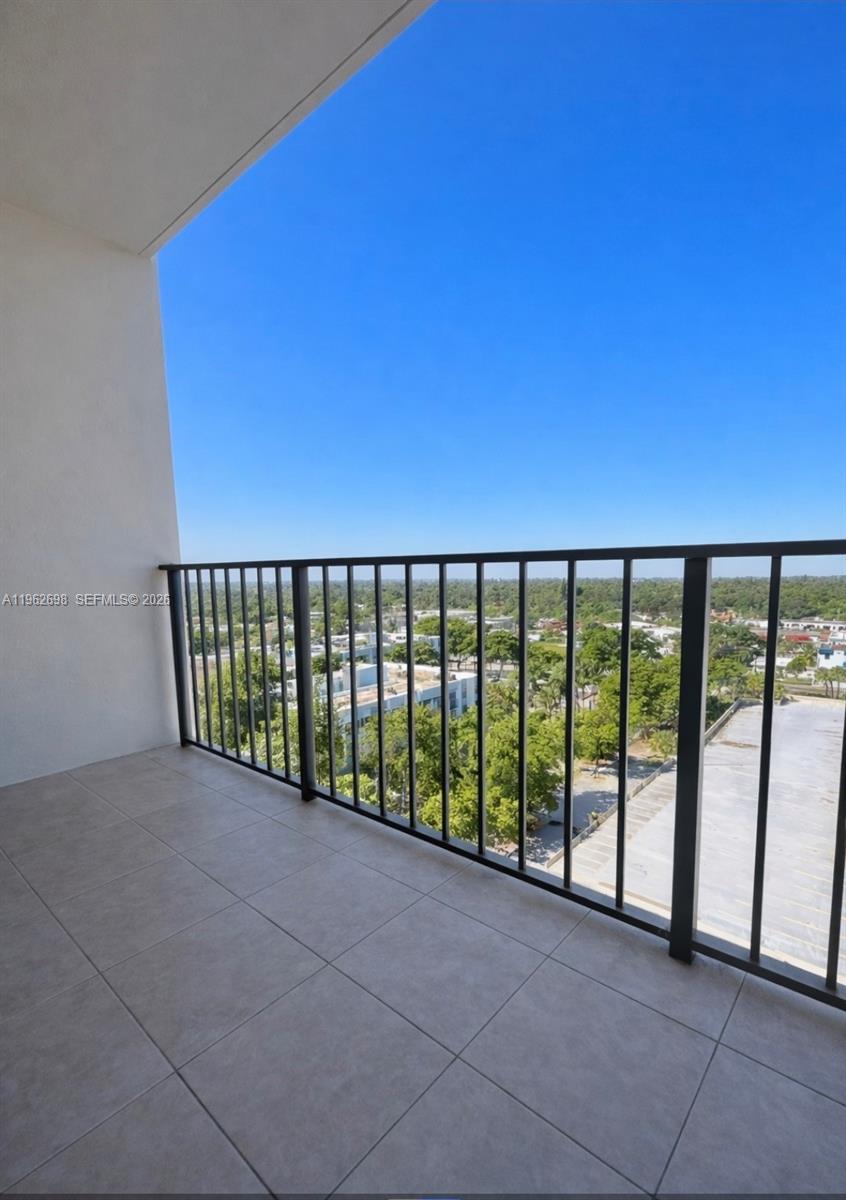 GREENWICH PH I CONDO - Residential Lease